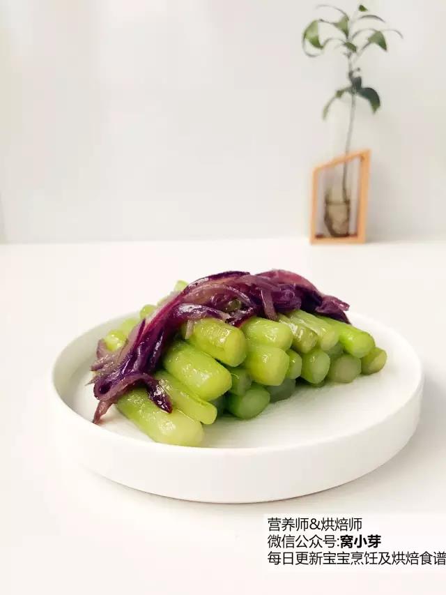 寶寶輔食︰10分鐘美味冬令佳肴，清炒紅菜苔 12M+的做法 步骤9