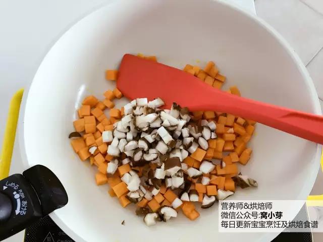 寶寶輔食︰蝦仁南瓜二米燒麥的做法 步骤2
