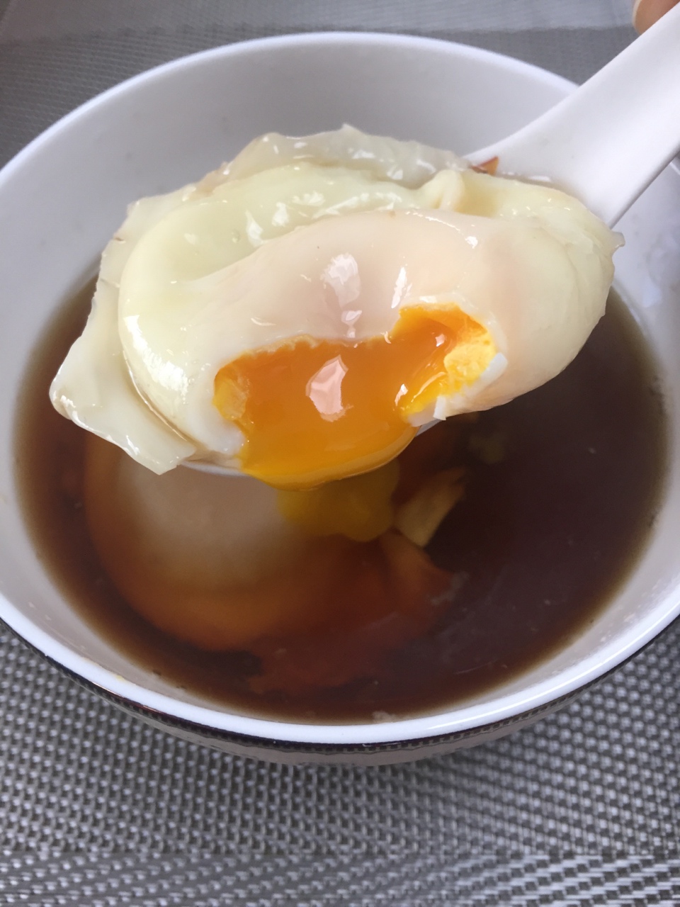 黑糖姜茶窩綠殼雞蛋的做法 步骤4