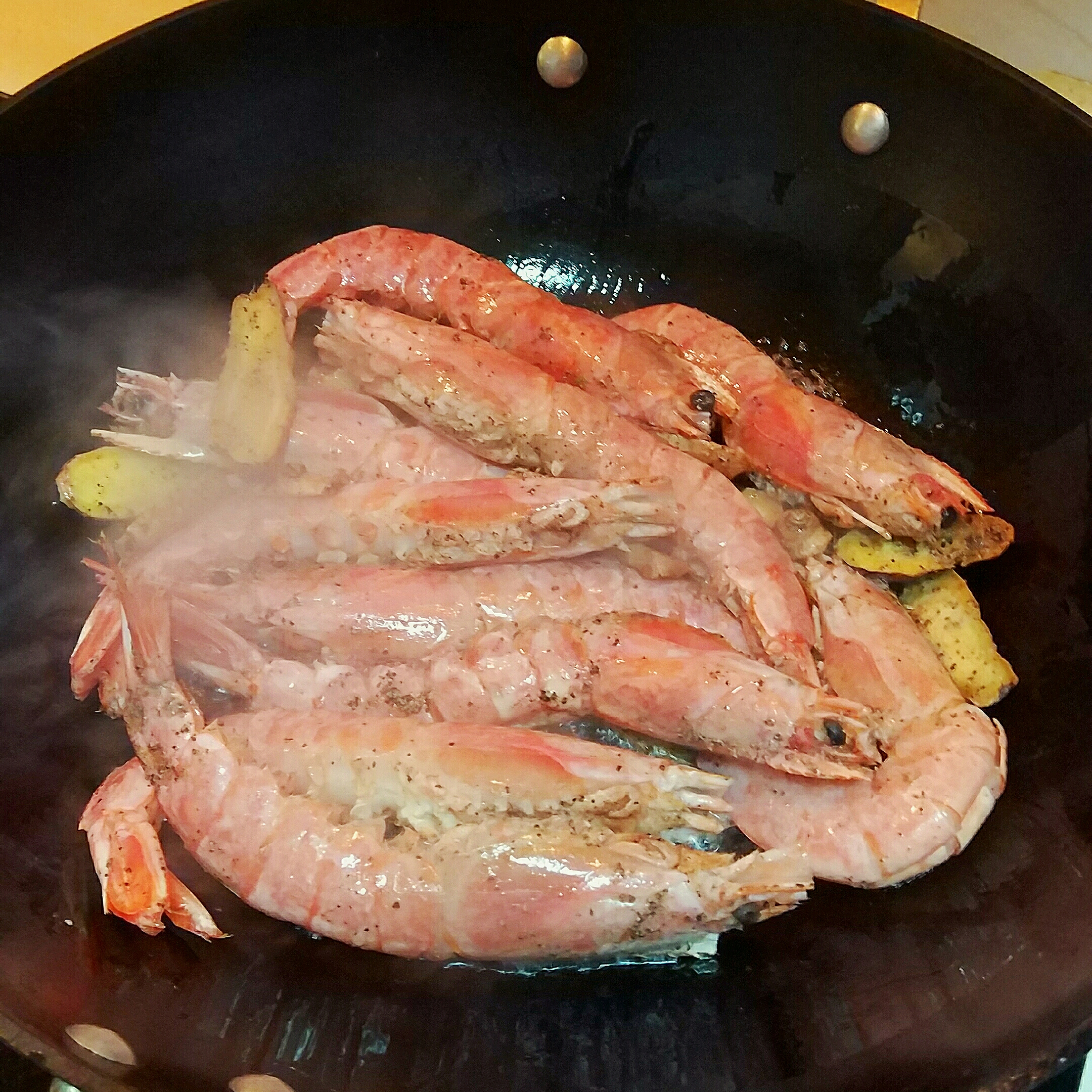 快手蔥燒阿根廷紅蝦的做法 步骤3