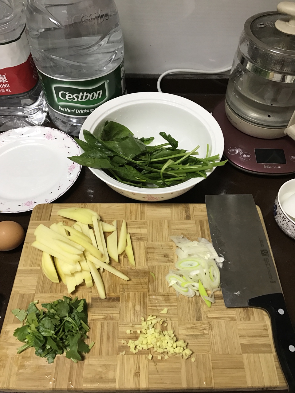 菠菜土豆干蝦湯的做法 步骤1