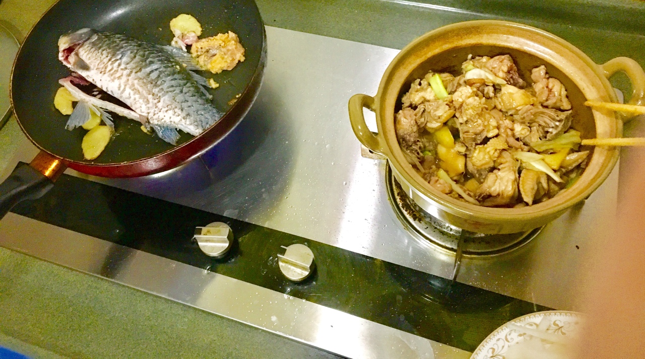 白蘿卜滾鯽魚湯的做法 步骤3