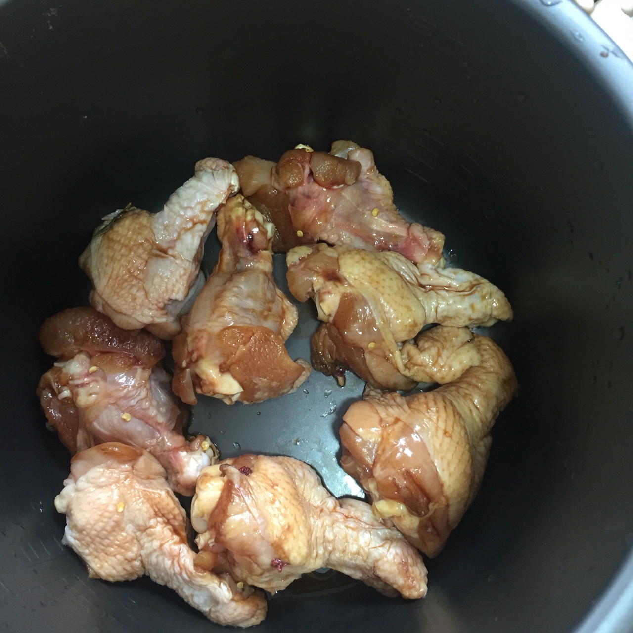 電飯鍋香菇炖翅根的做法 步骤2