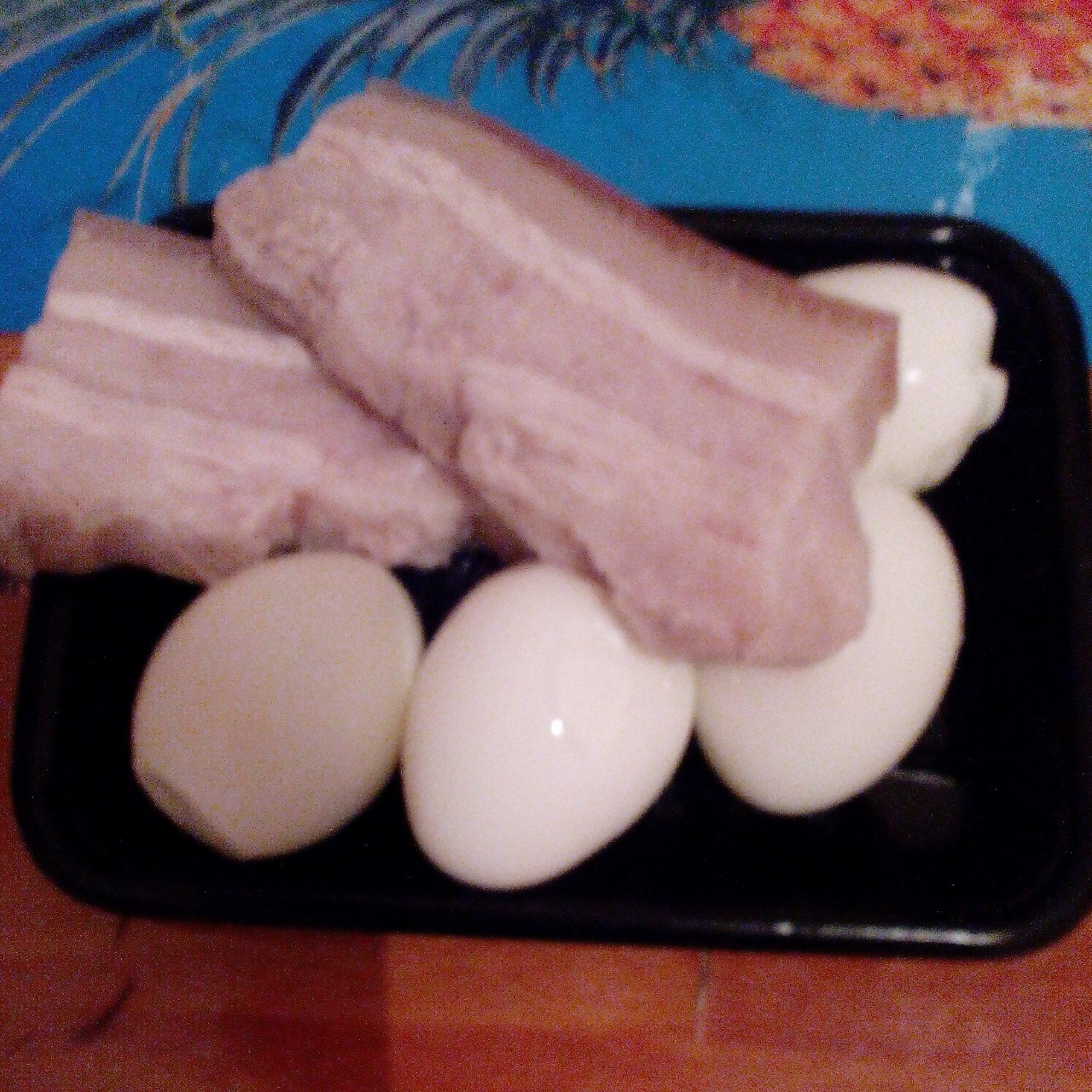 鹵五花肉+蛋+香菇的做法 步骤2