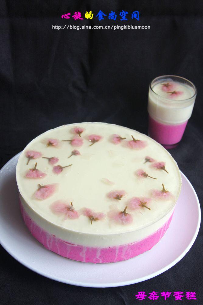 那一抹誘人的粉紅——母親節蛋糕︰紅心火龍果酸奶慕斯搭櫻花果凍的做法 步骤28