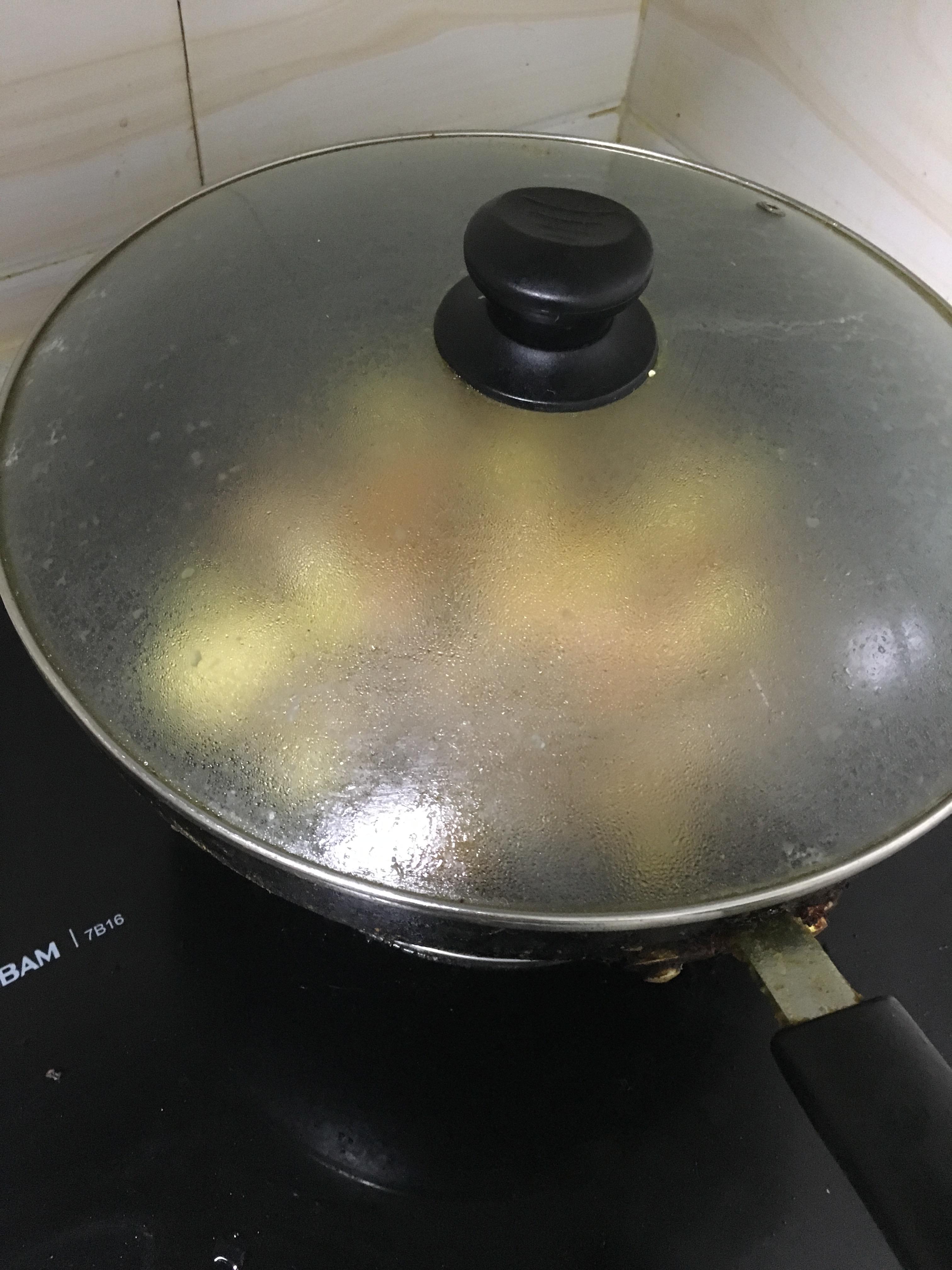 簡單易學土豆香菇燜雞肉的做法 步骤7