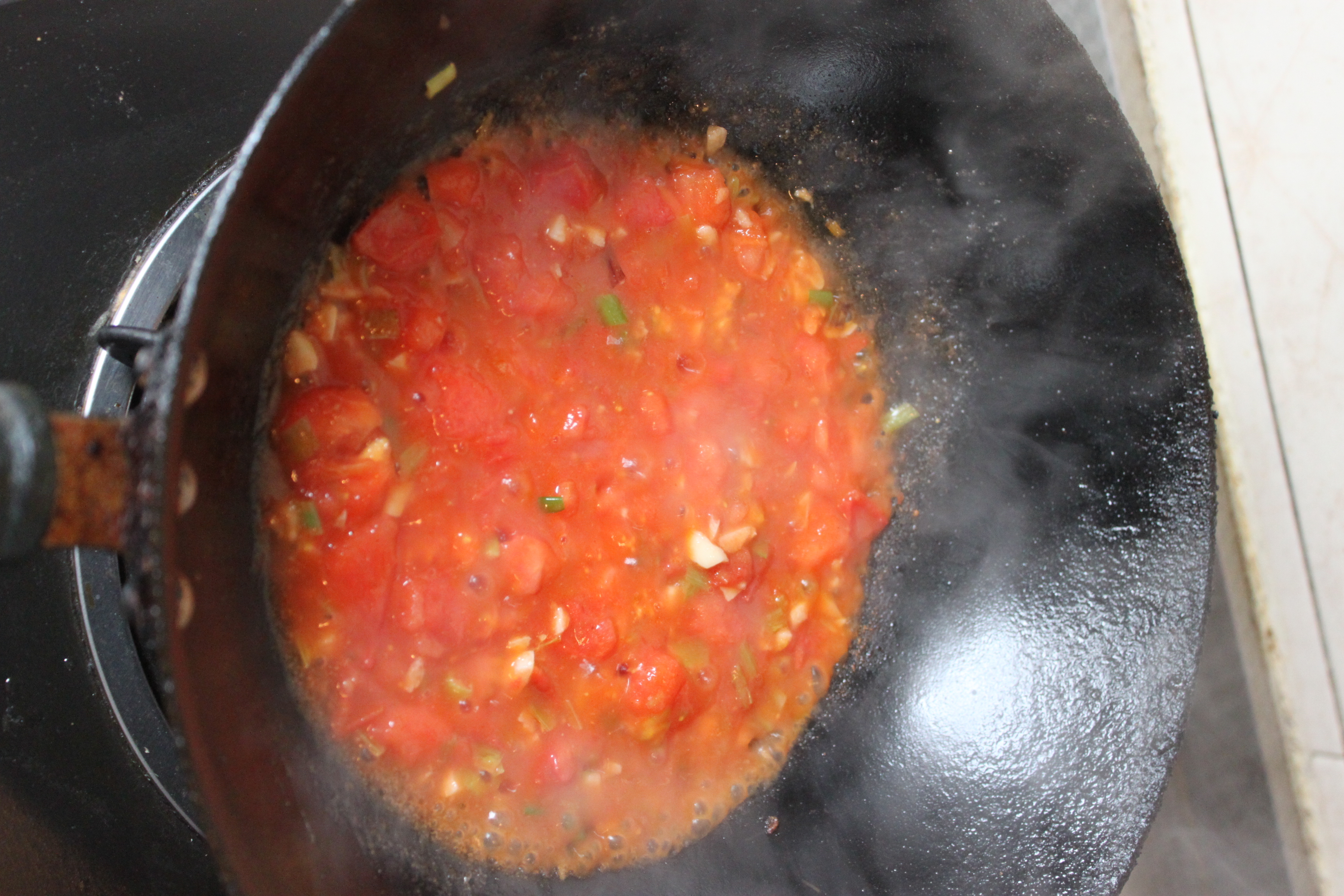 一碗醬吃兩頓--雙茄素醬拌面的做法 步骤2