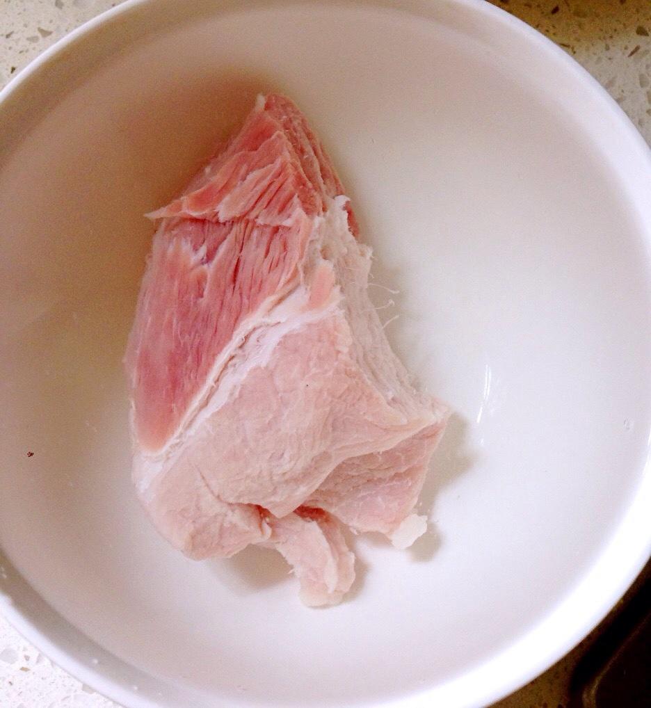 自制嬰兒輔食豬肉松（7-12個月）的做法 步骤1