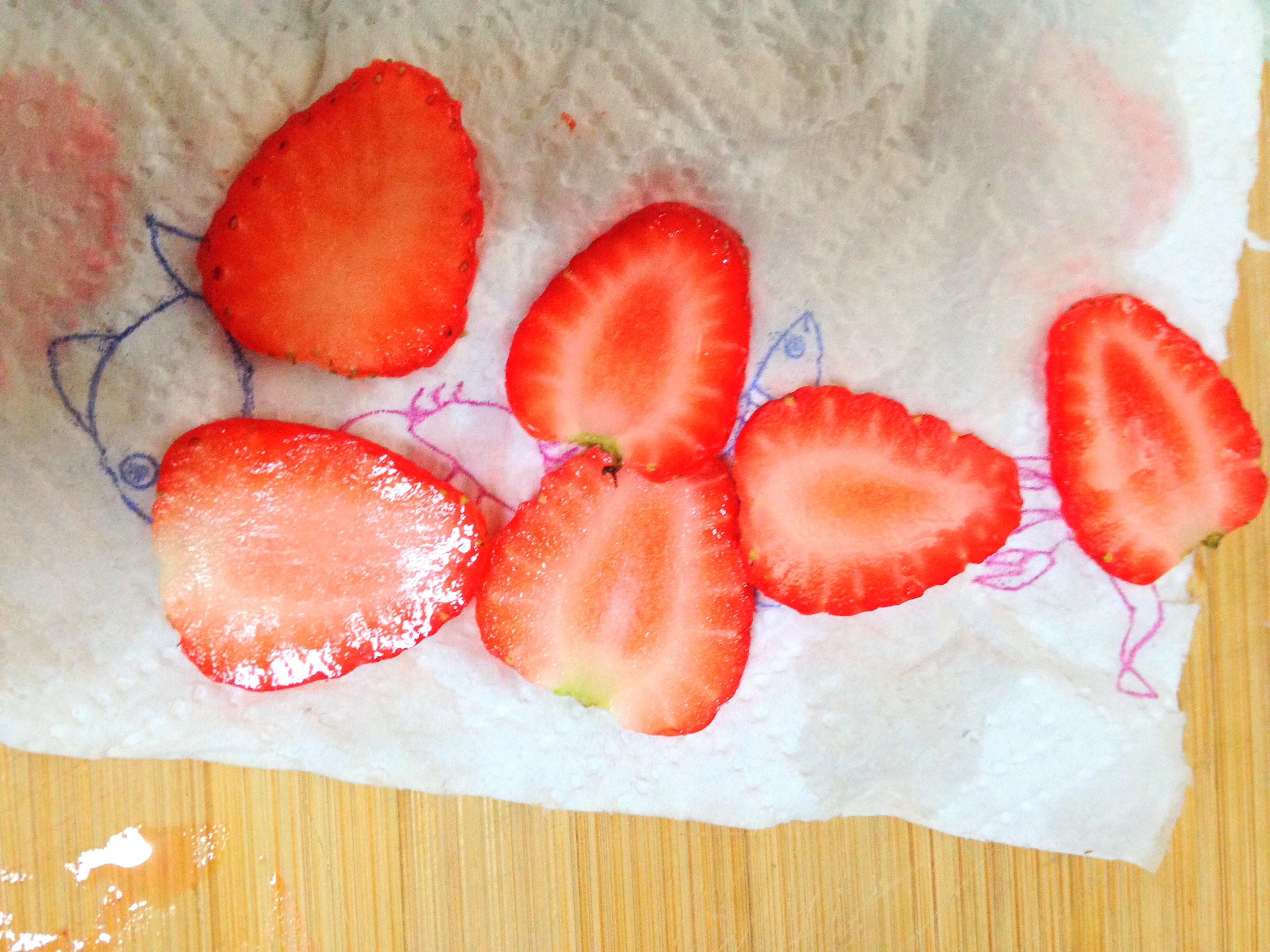 慕思雪-牛油果草莓的做法 步骤4
