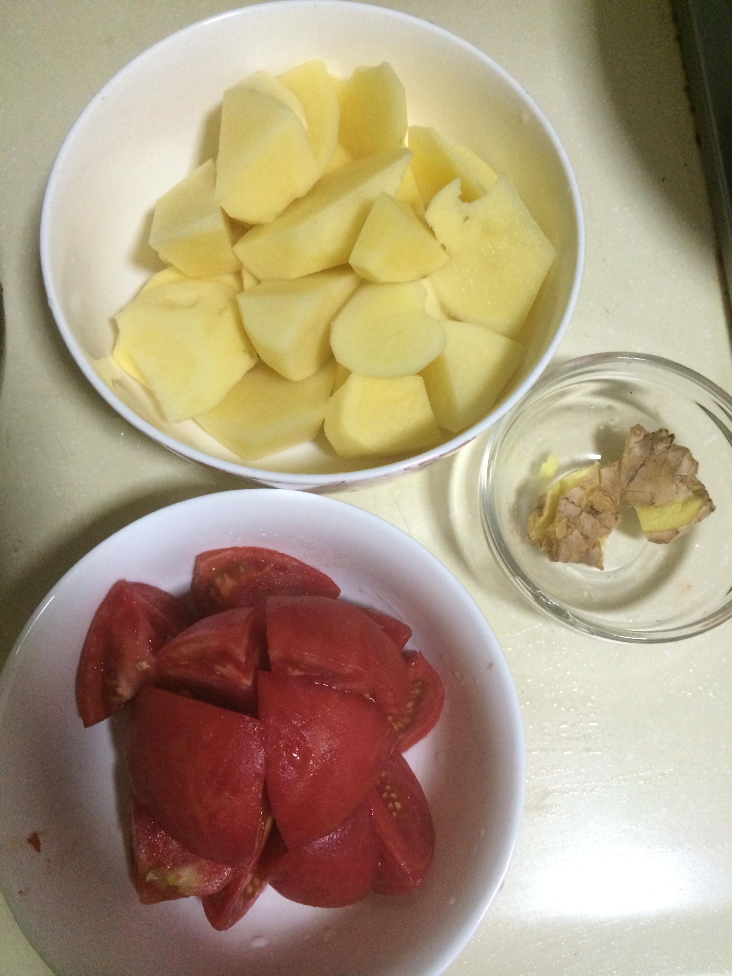 健康版番茄牛腩湯的做法 步骤2