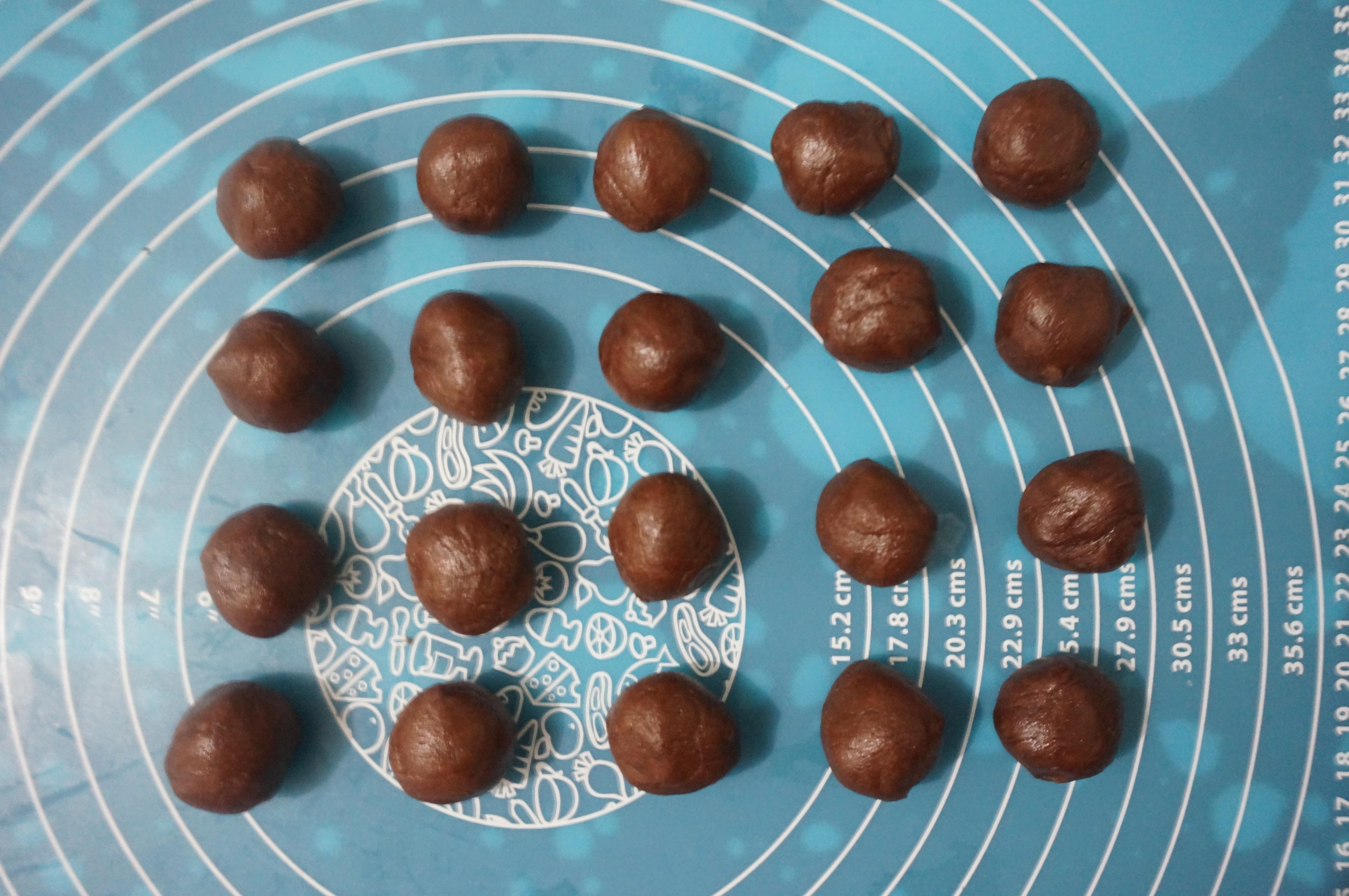 奇趣巧克力堅果餅干的做法 步骤5