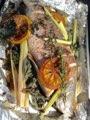 海鱸魚的烤箱做法 Sea bass baked on a bed of herbs的做法 步骤3