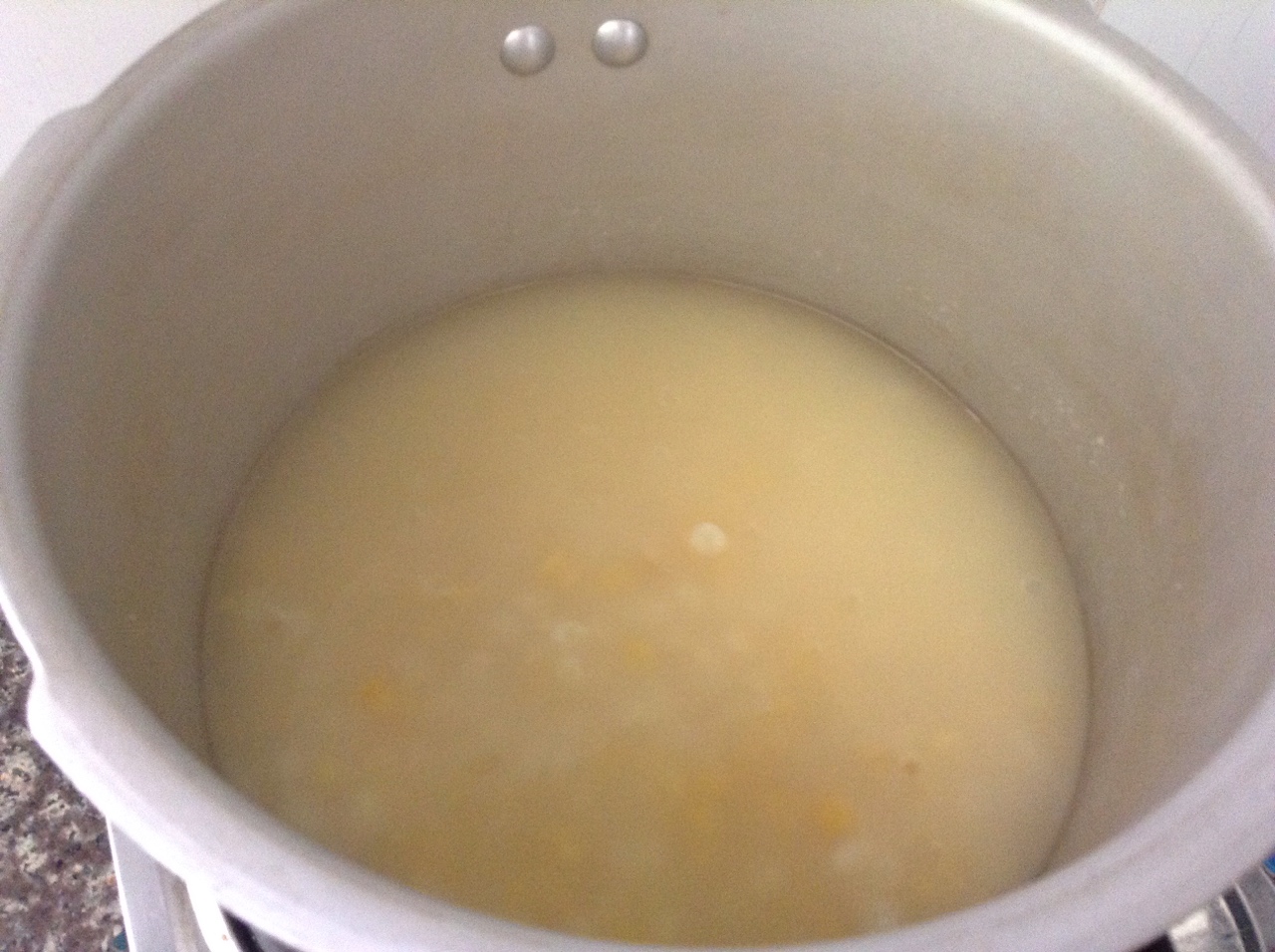 黃金白銀玉米粥的做法 步骤3