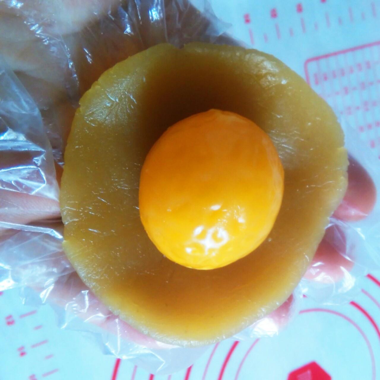 廣式蛋黃蓮蓉月餅----低糖版的做法 步骤5
