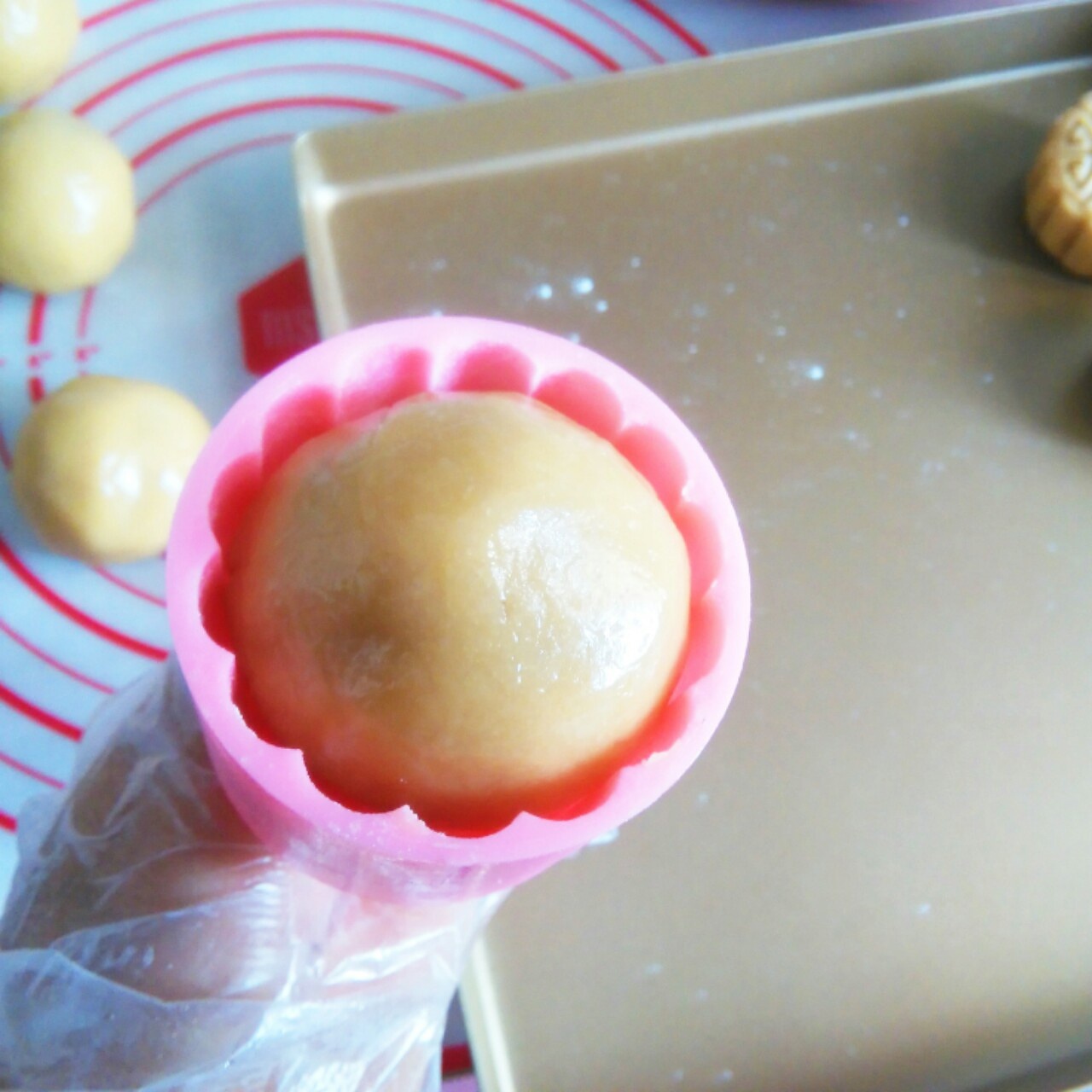 廣式蛋黃蓮蓉月餅----低糖版的做法 步骤9