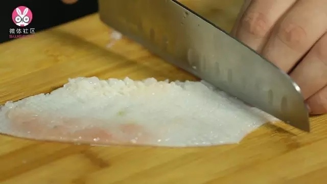 【微體兔菜譜】爆炒魷魚卷｜來自大海的開花魷魚的做法 步骤3