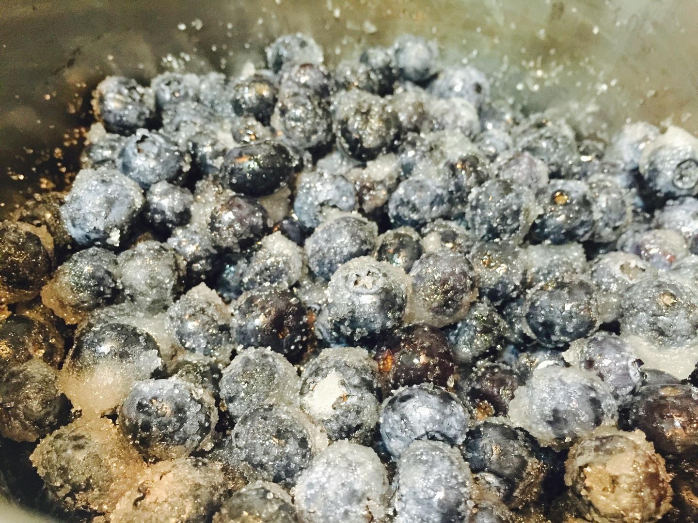 藍莓車厘子醬的做法 步骤2