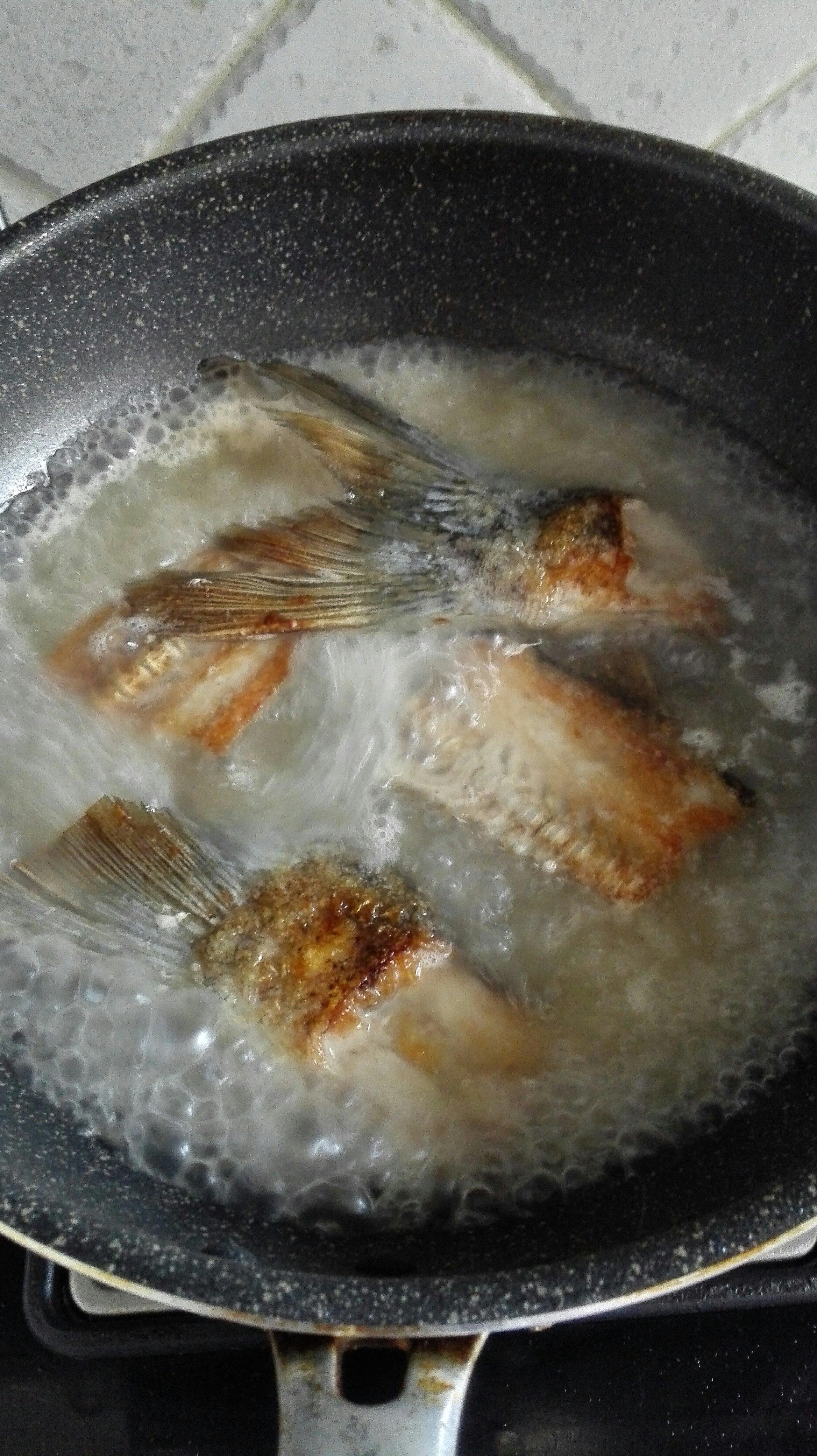 豆腐魚骨湯的做法 步骤9