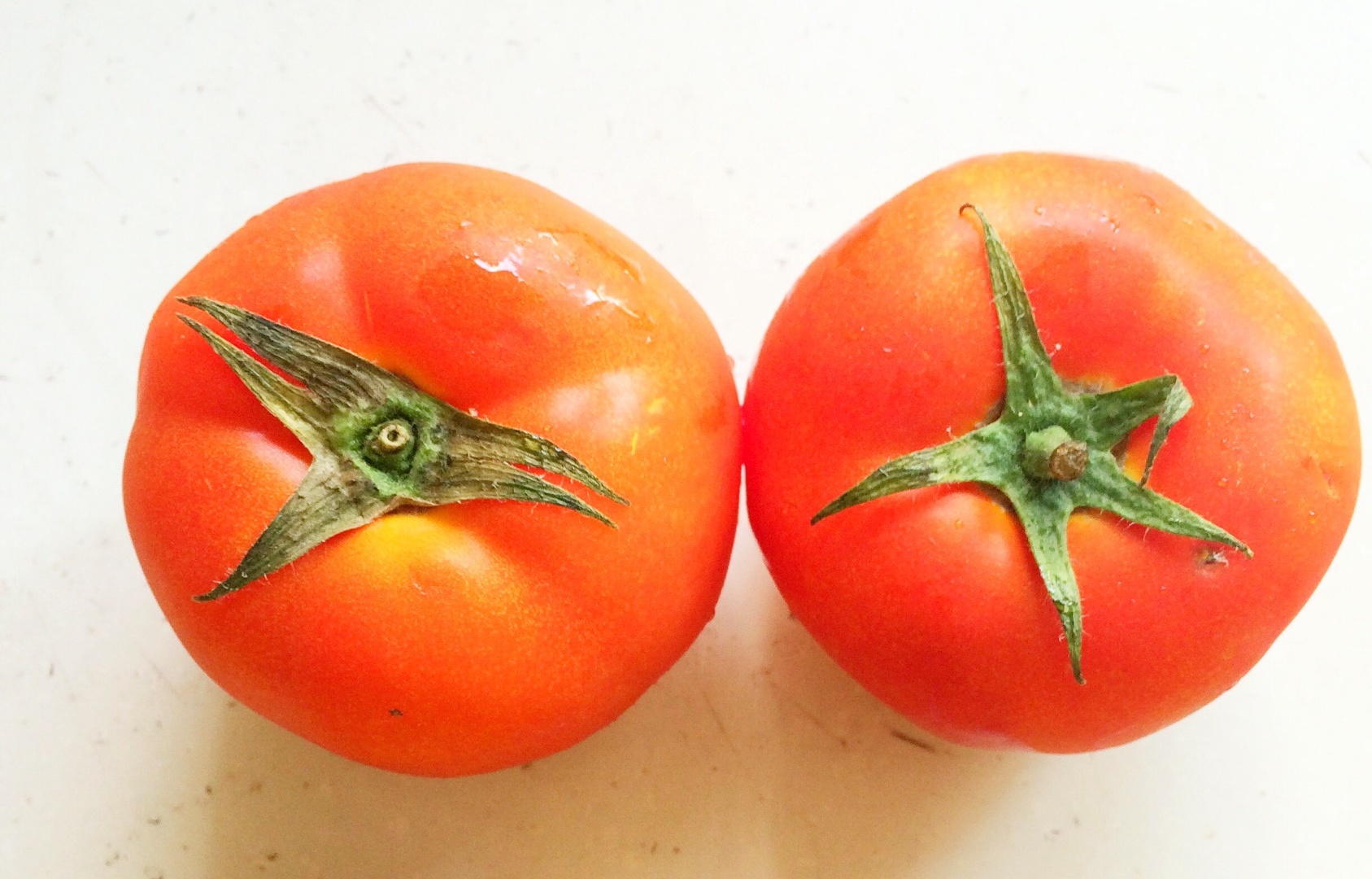 炎炎夏日來一碗開胃又營養的番茄土豆湯的做法 步骤1