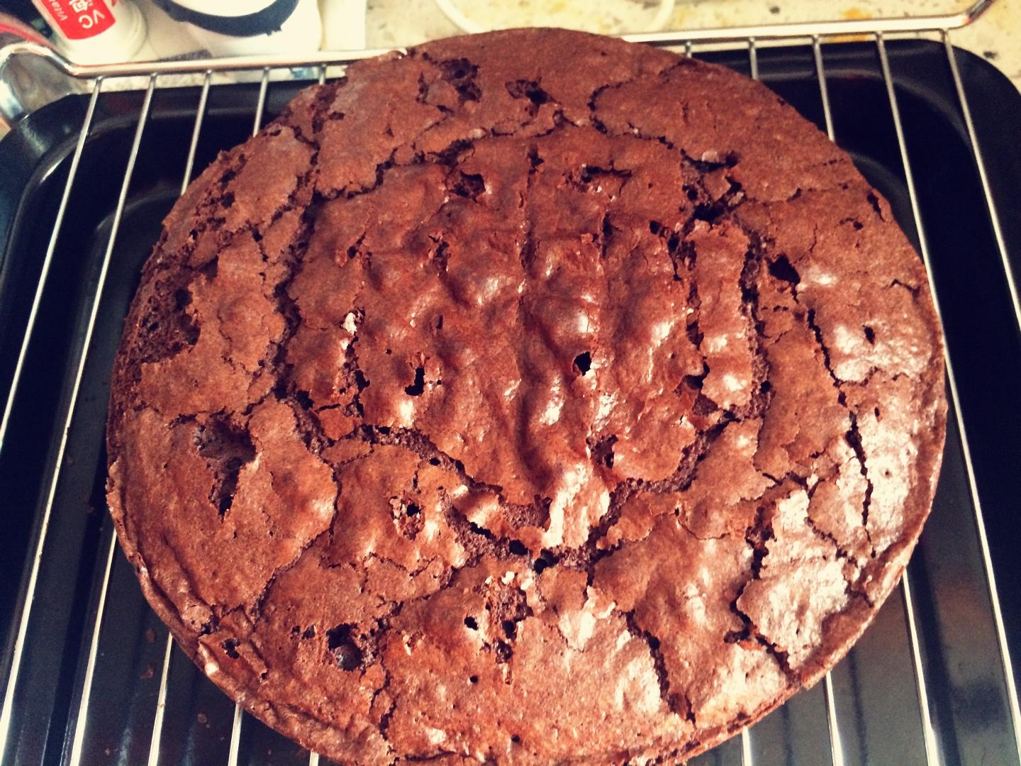 Alsa牌蛋糕粉制作簡便熔岩軟心巧克力蛋糕8人份的做法 步骤6