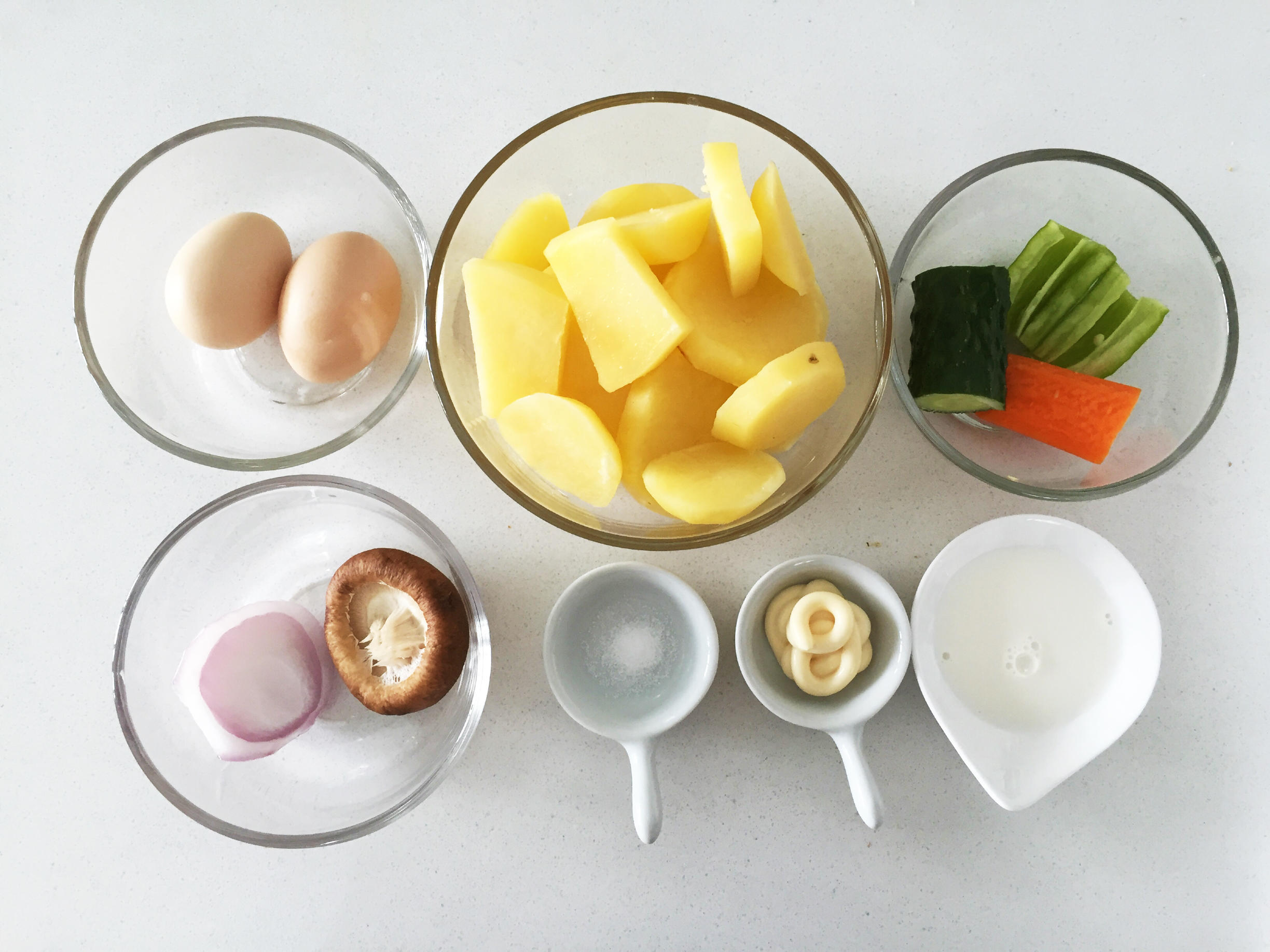 寶寶輔食︰土豆色拉小蛋糕的做法 步骤1