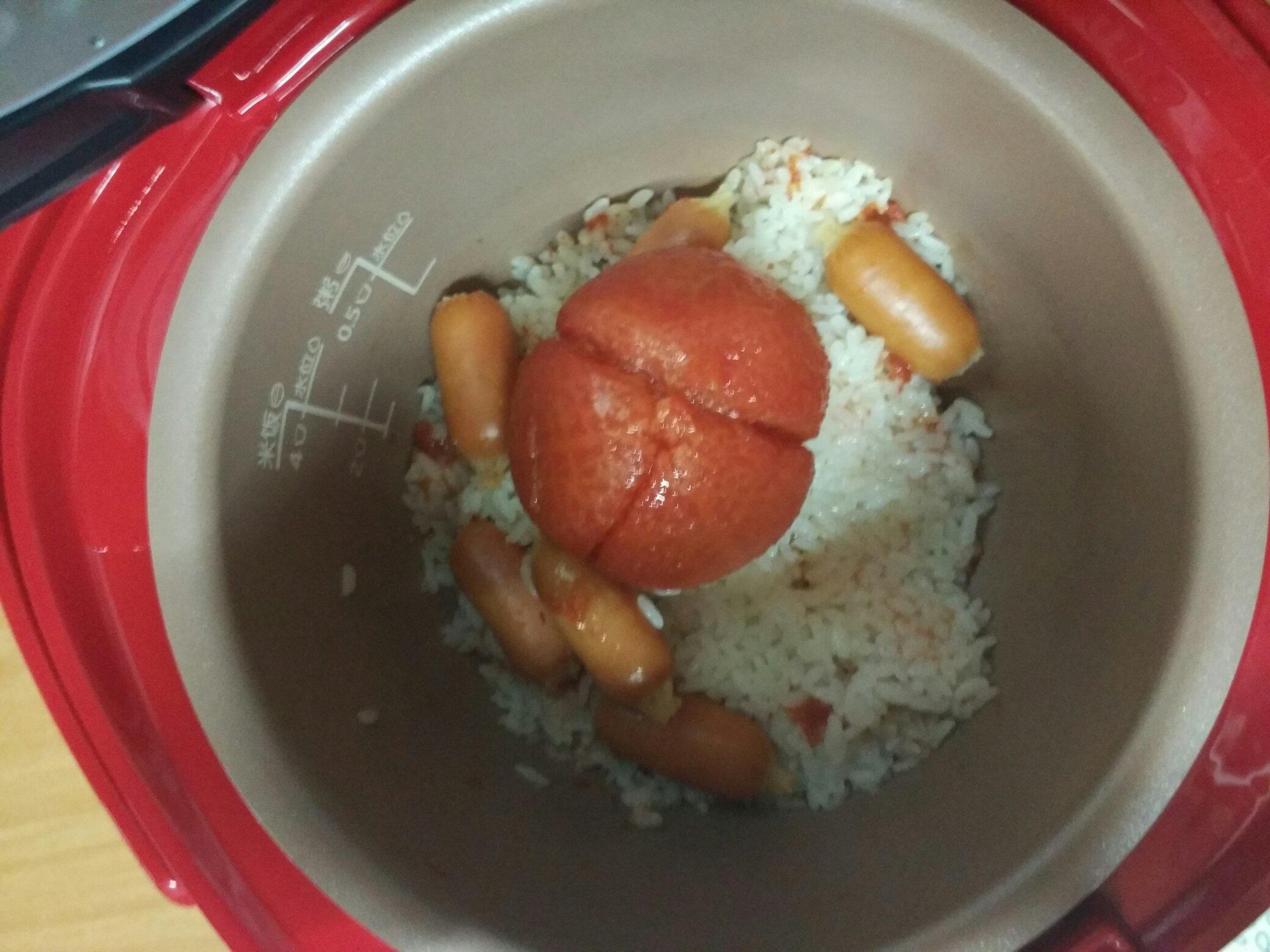 懶人宿舍:超簡單的電飯煲一個番茄飯的做法 步骤3