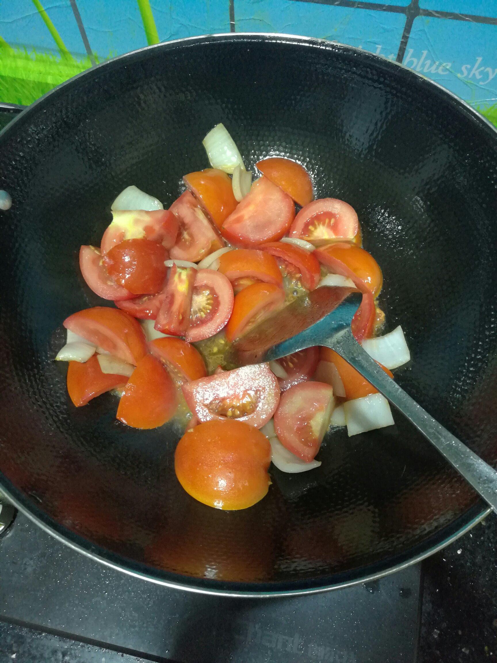 簡單版番茄土豆湯的做法 步骤3