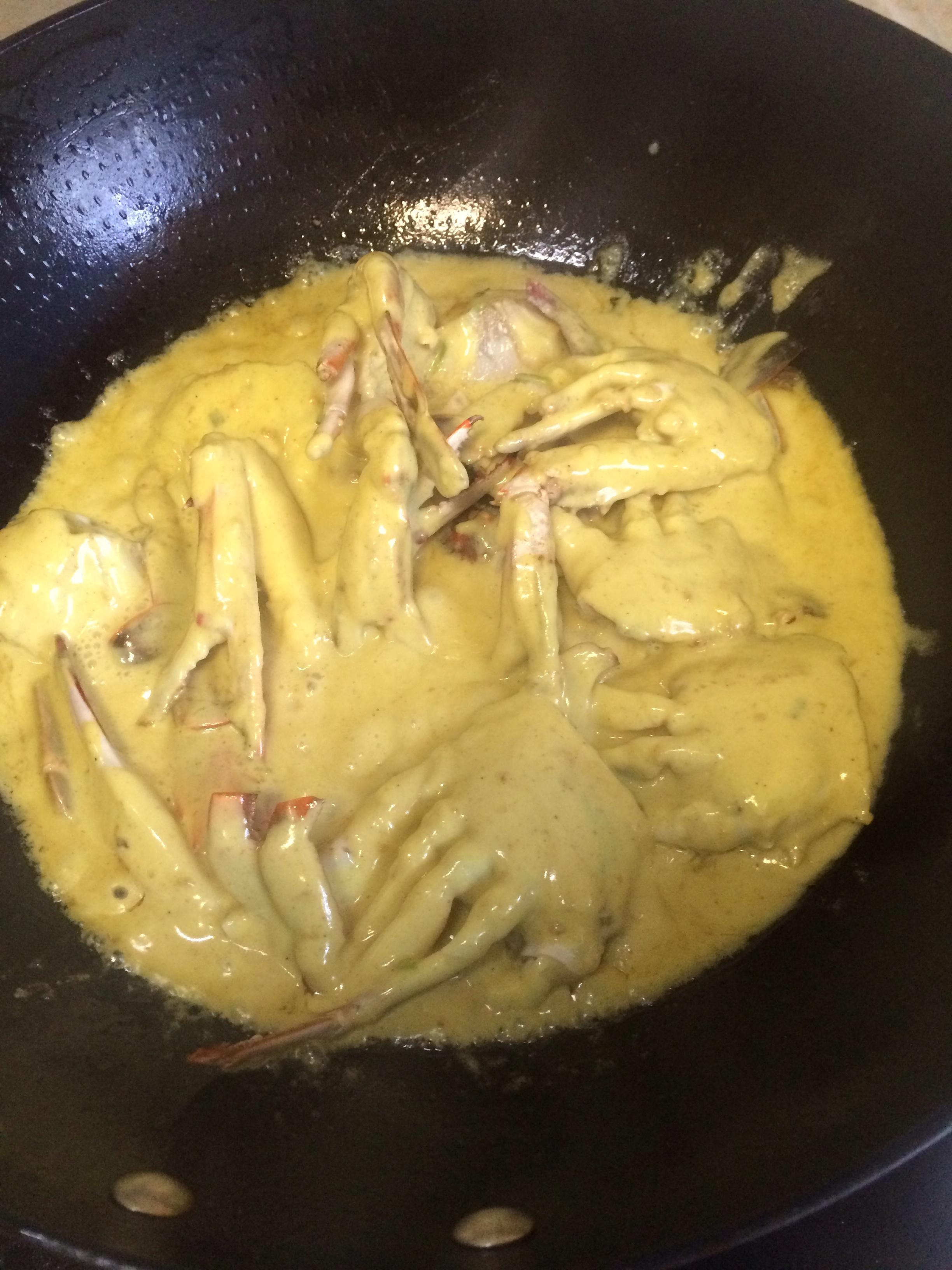 椰香咖喱梭子蟹的做法 步骤5