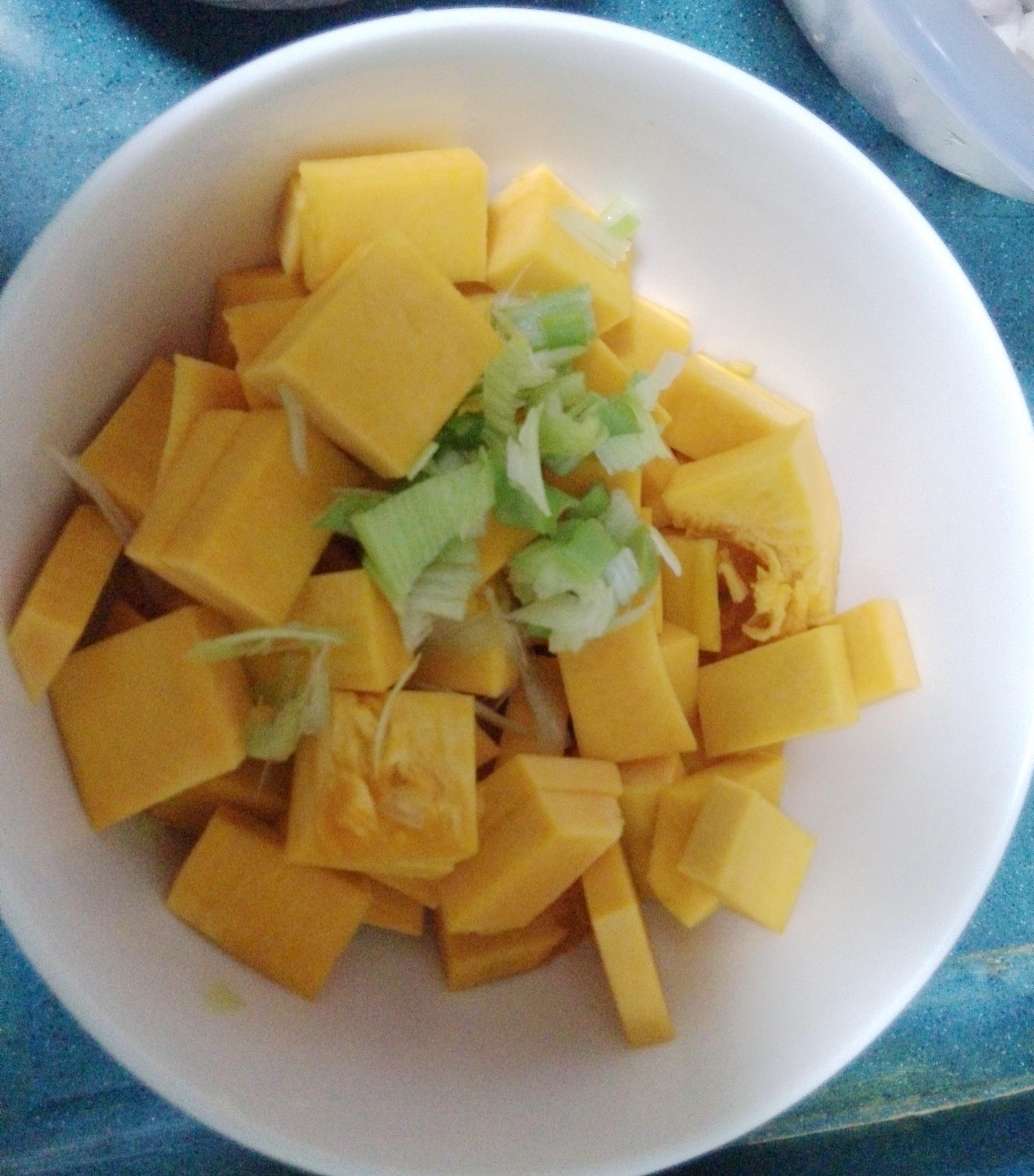 咸蛋南瓜燜飯的做法 步骤1