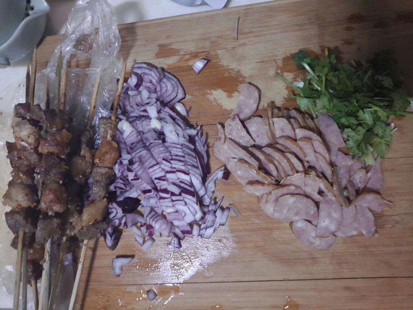 肉串紅腸炒飯的做法 步骤1