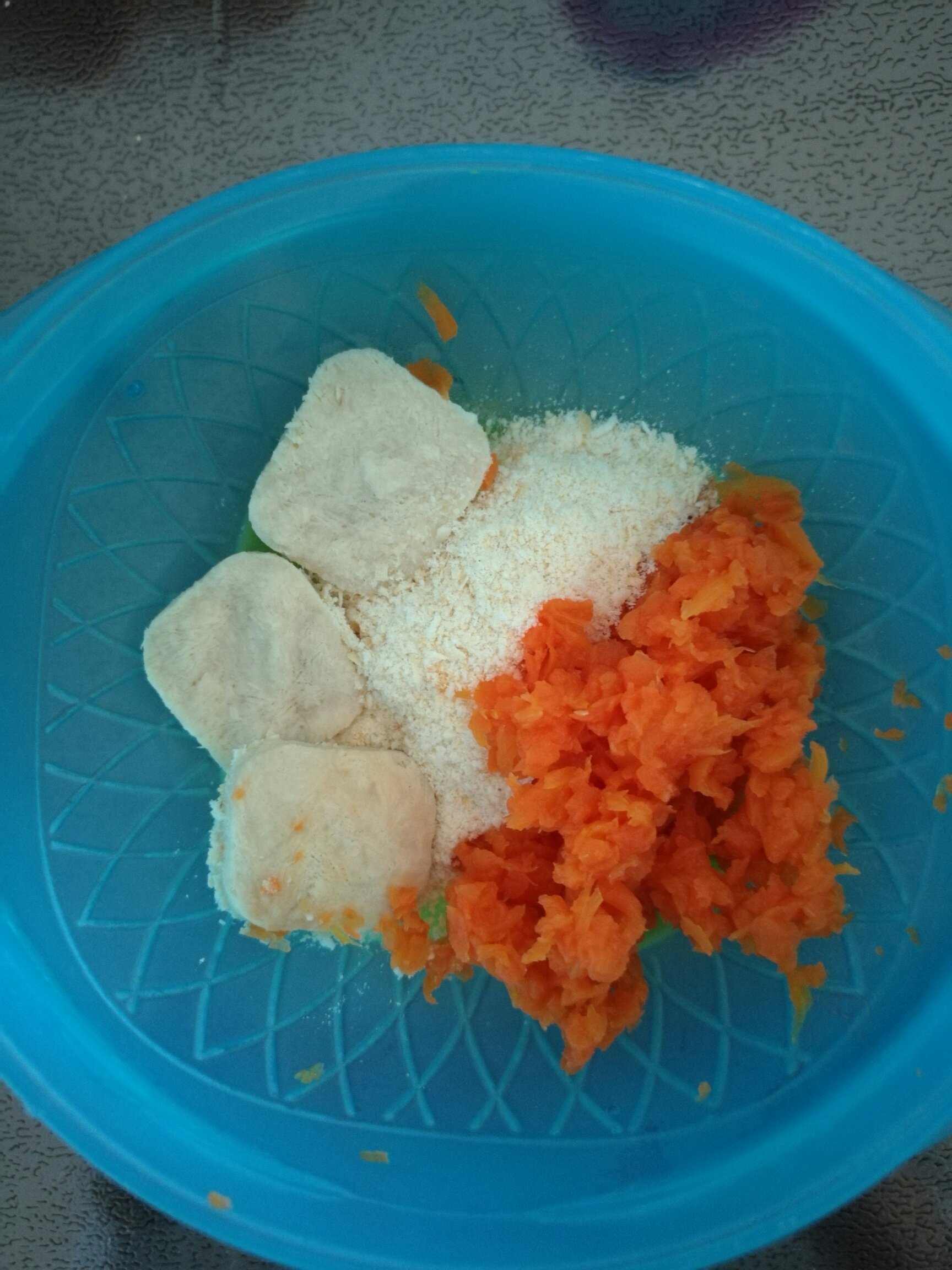 胡蘿卜雞肉米粉（寶寶輔食7M+）的做法 步骤1