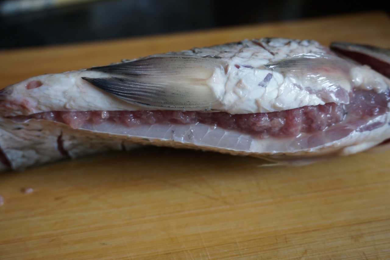 清蒸鯽魚灌肉-附切紅椒絲步驟的做法 步骤9