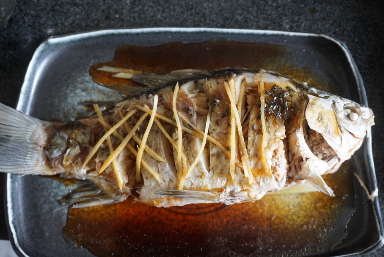 清蒸鯽魚灌肉-附切紅椒絲步驟的做法 步骤13