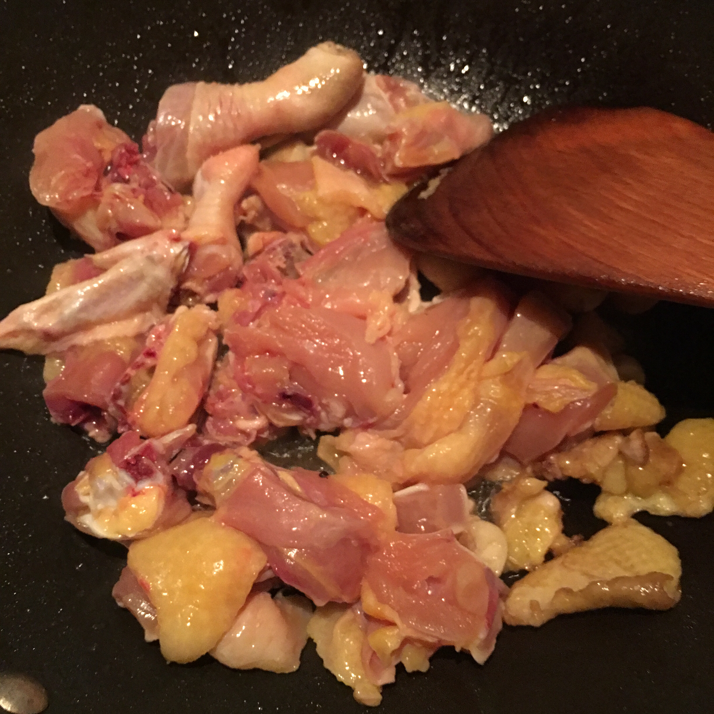 雞肉燜榨菜的做法 步骤3