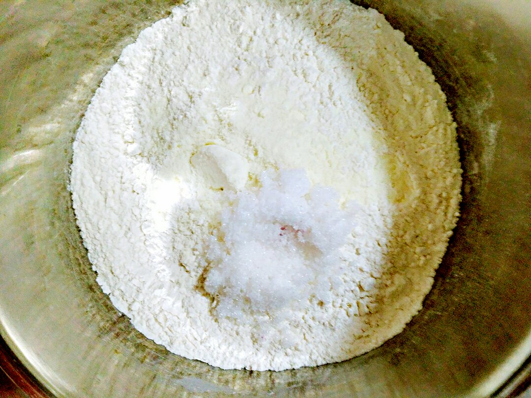 一次性發酵的奶黃奶香蓮花卷的做法 步骤1