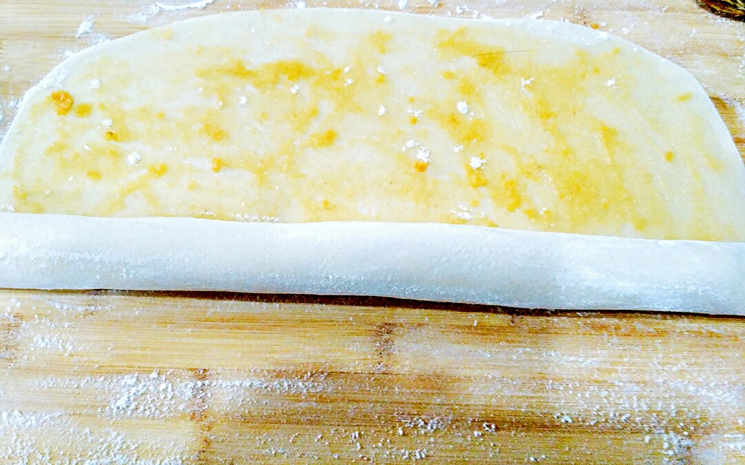一次性發酵的奶黃奶香蓮花卷的做法 步骤8