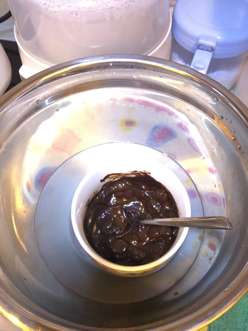 奧利奧巧克力蛋糕塊（剩余的蛋糕邊料最好的處理方法）的做法 步骤1