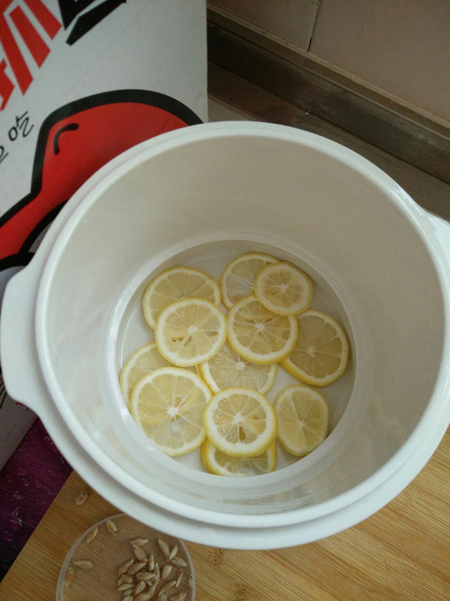 冰糖炖檸檬膏的做法 步骤2