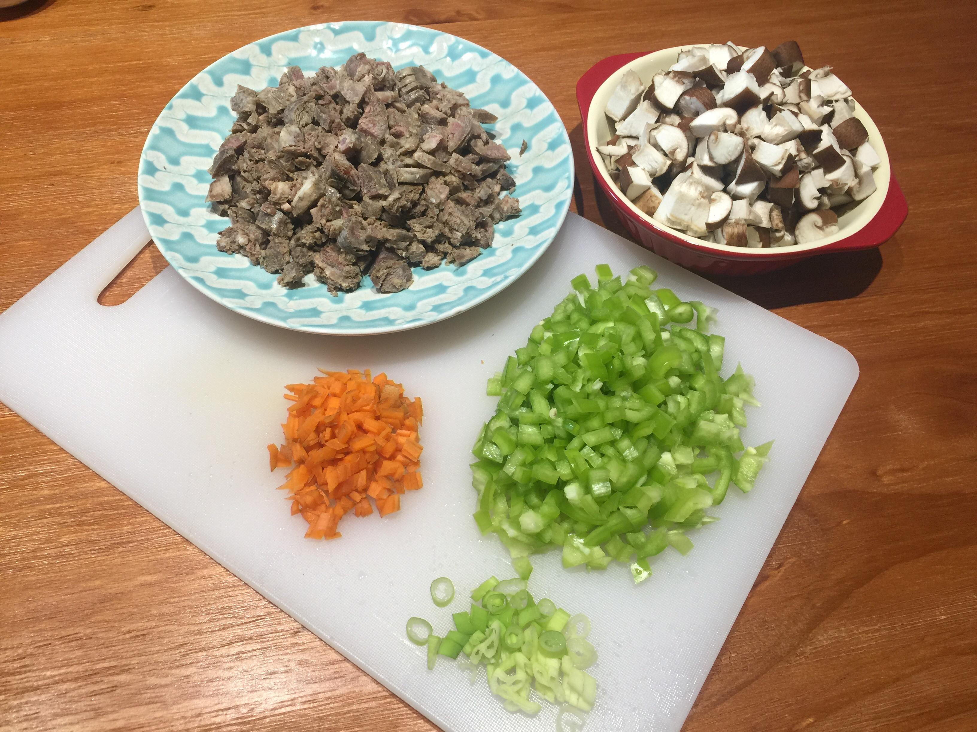 干腸香菇炒飯的做法 步骤2