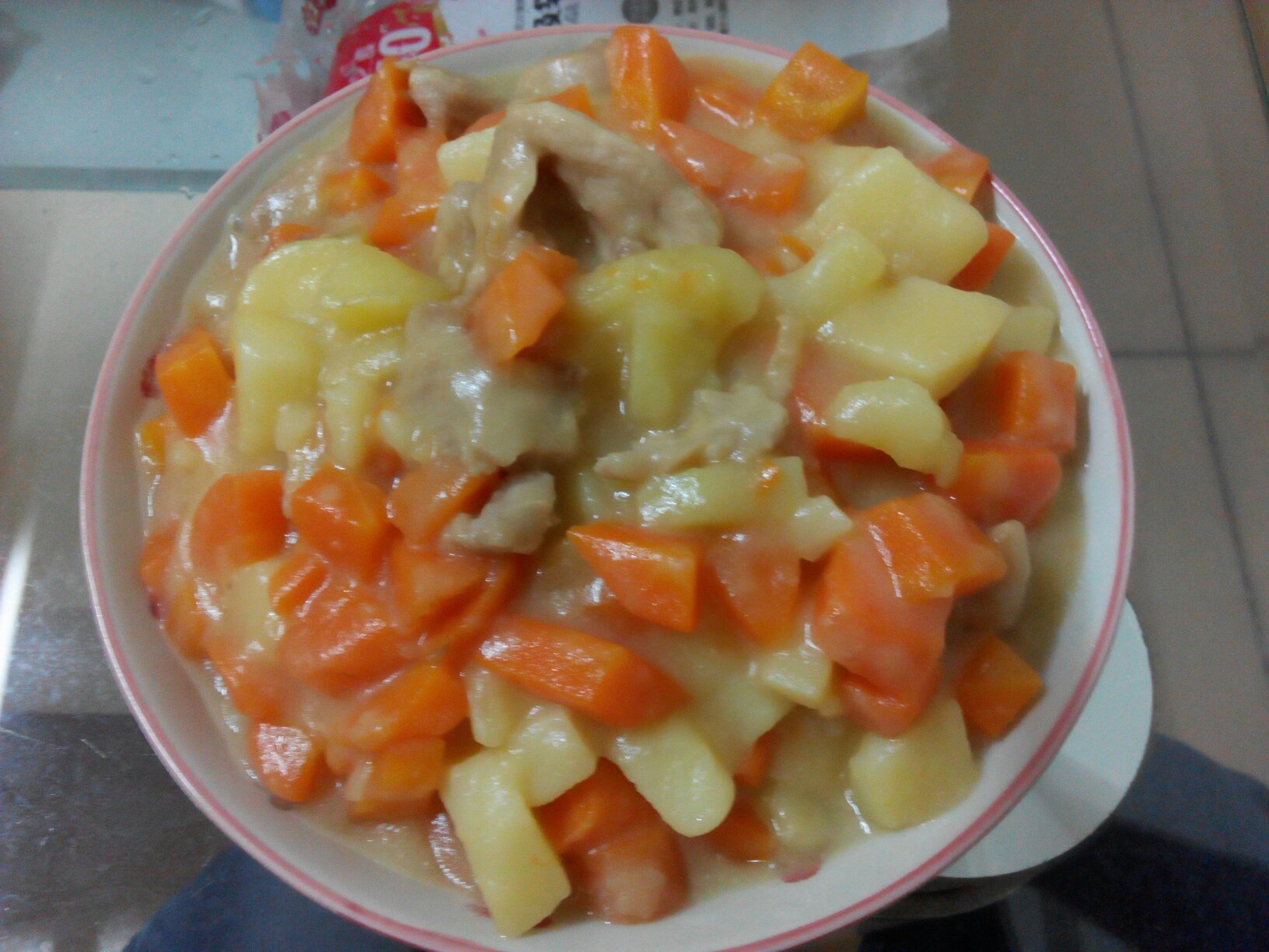 奶炖小方之土豆胡蘿卜與雞腿肉的做法 步骤1