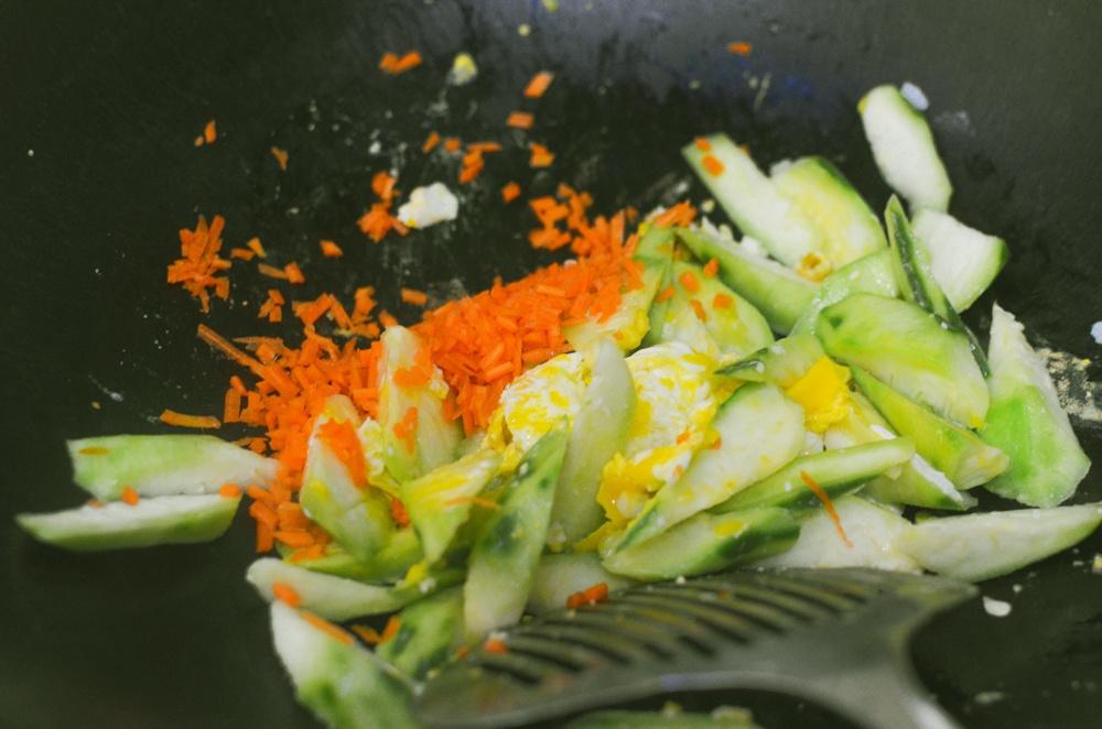 健康下火清熱的絲瓜粥 隔夜飯粥( °▽° ) 我最愛的蔬菜粥的做法 步骤4