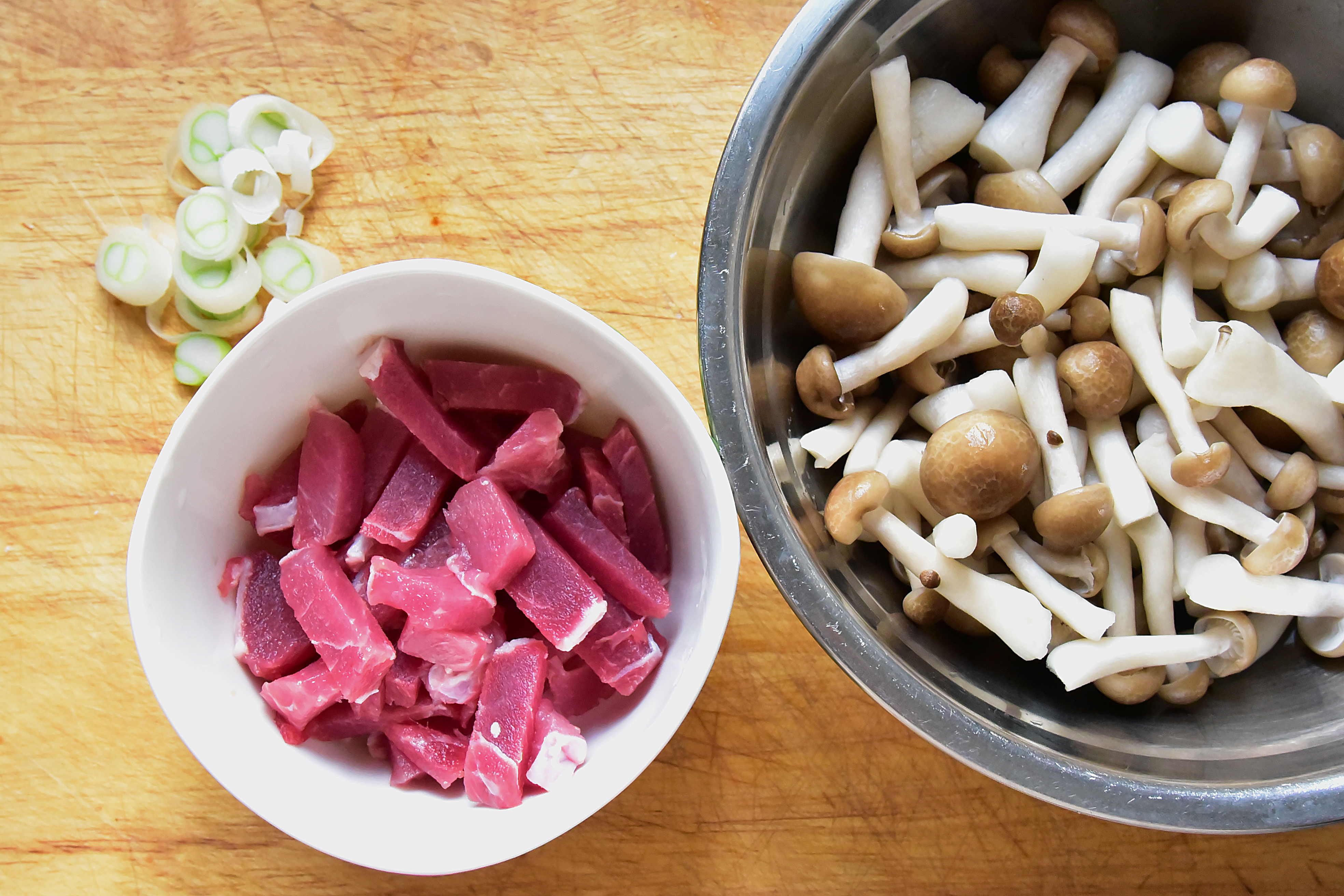 海鮮菇豬肉蓋飯的做法 步骤1
