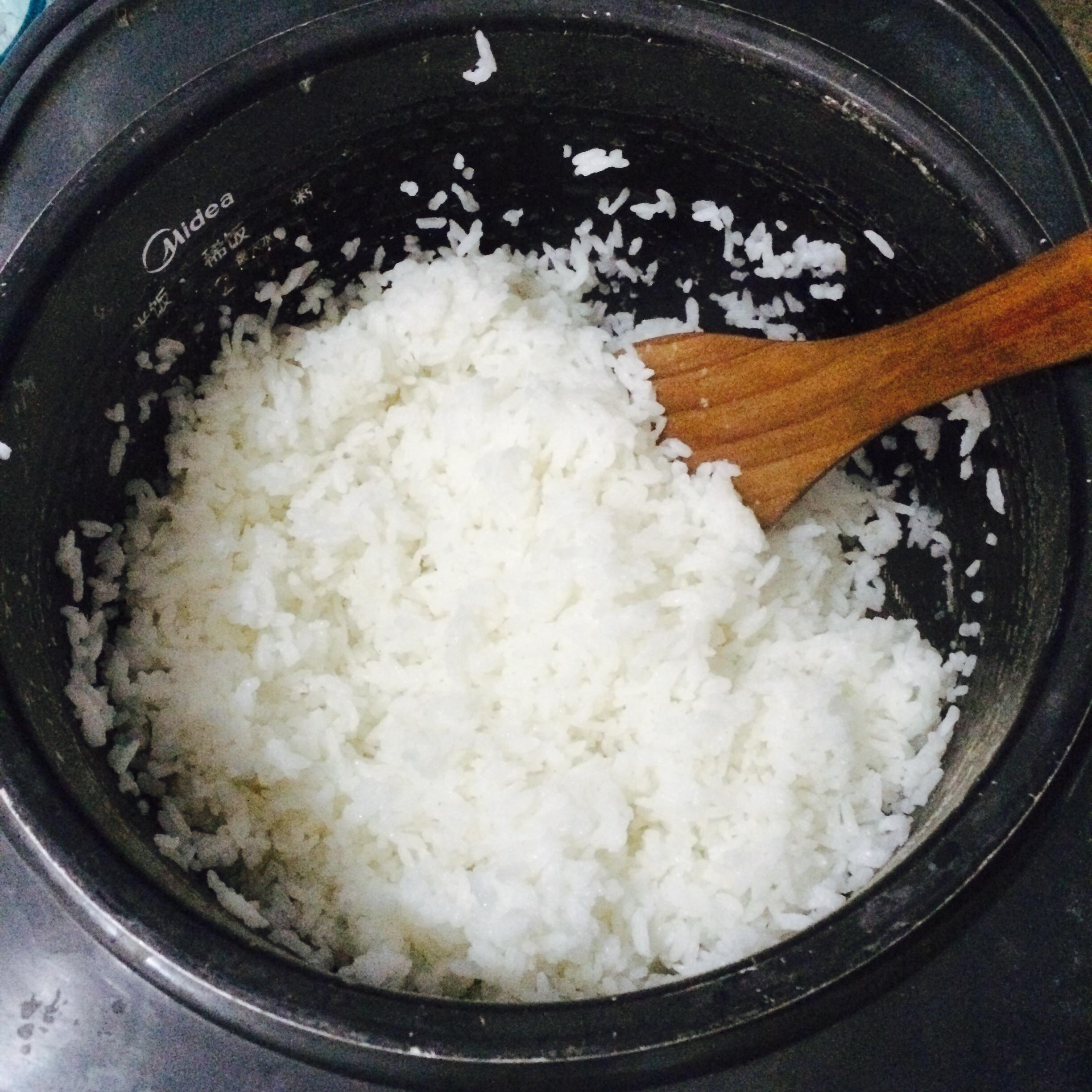 石鍋拌飯家常版（超簡單）的做法 步骤1