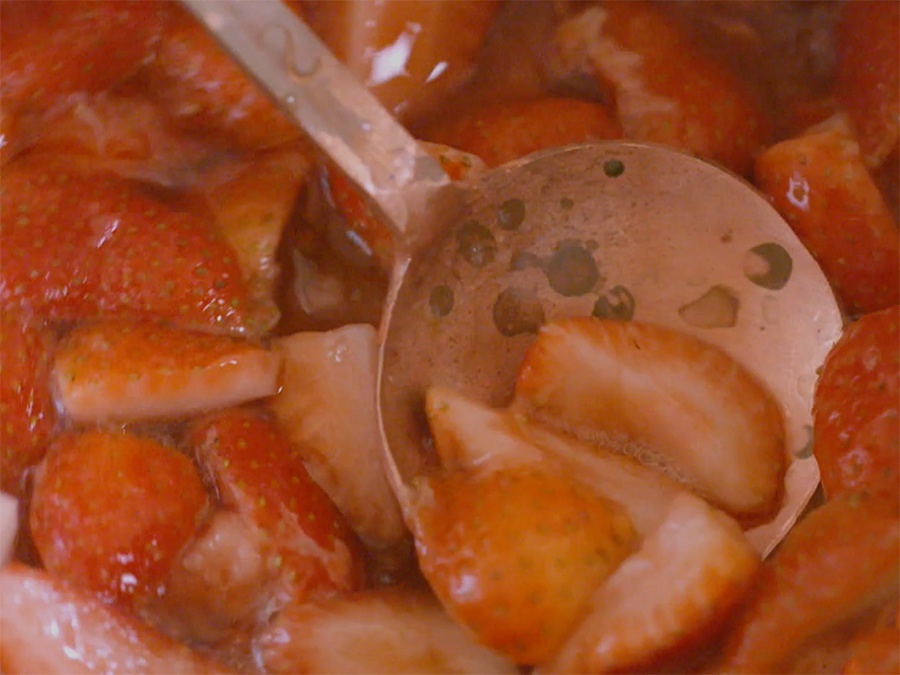 意式草莓香草奶凍∣一條視頻的做法 步骤3