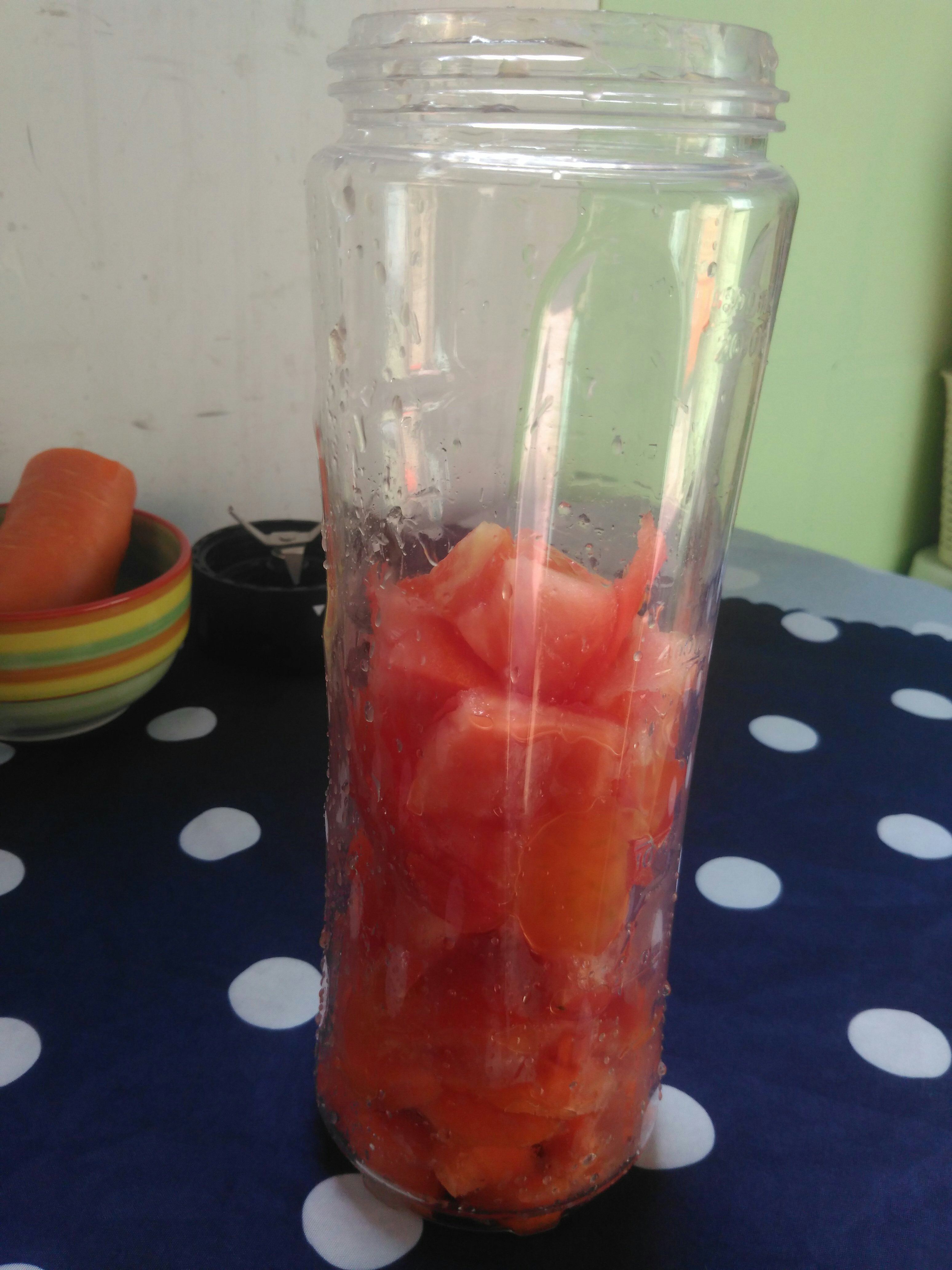 番茄胡蘿卜汁的做法 步骤1