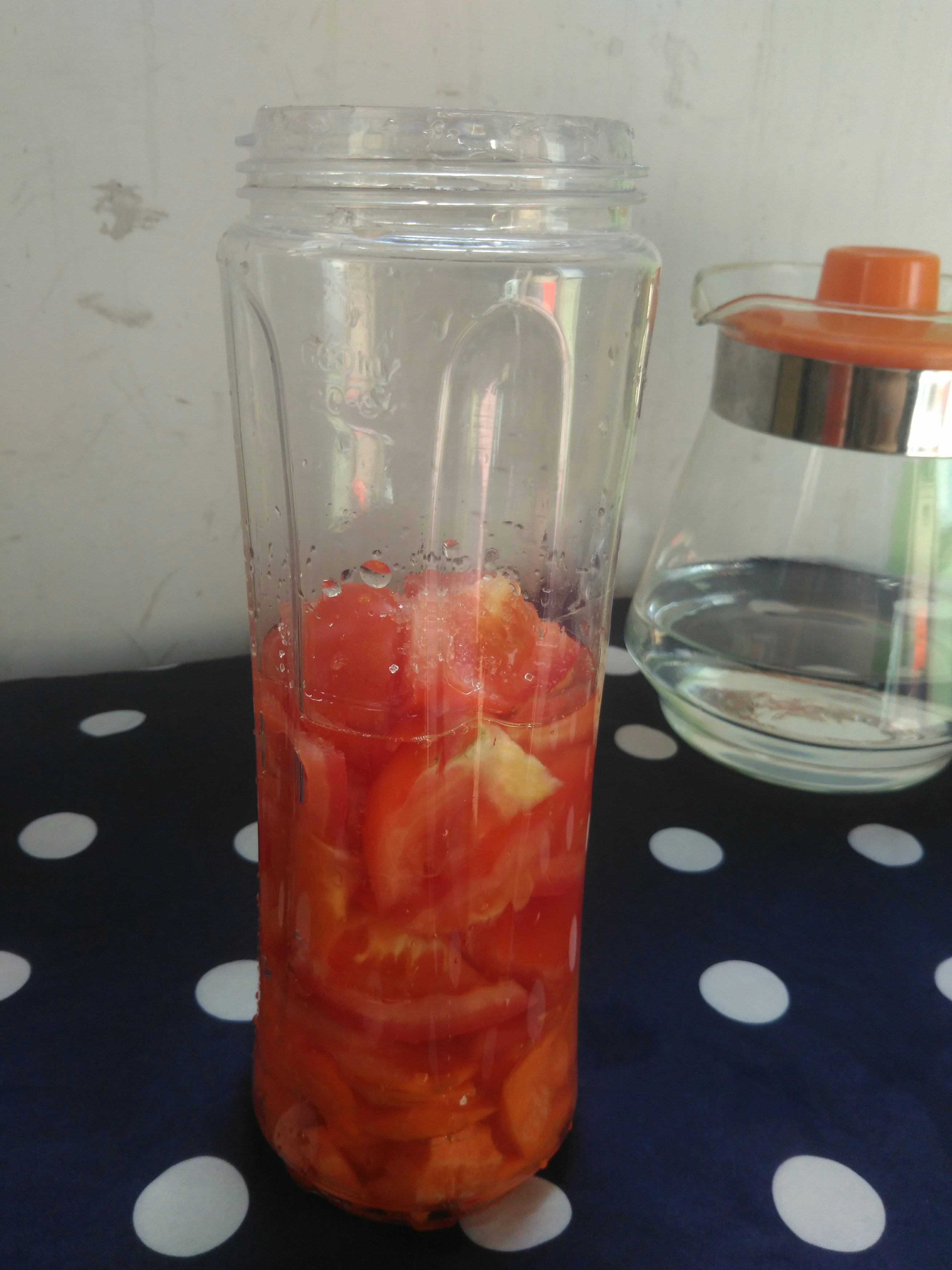 番茄胡蘿卜汁的做法 步骤2