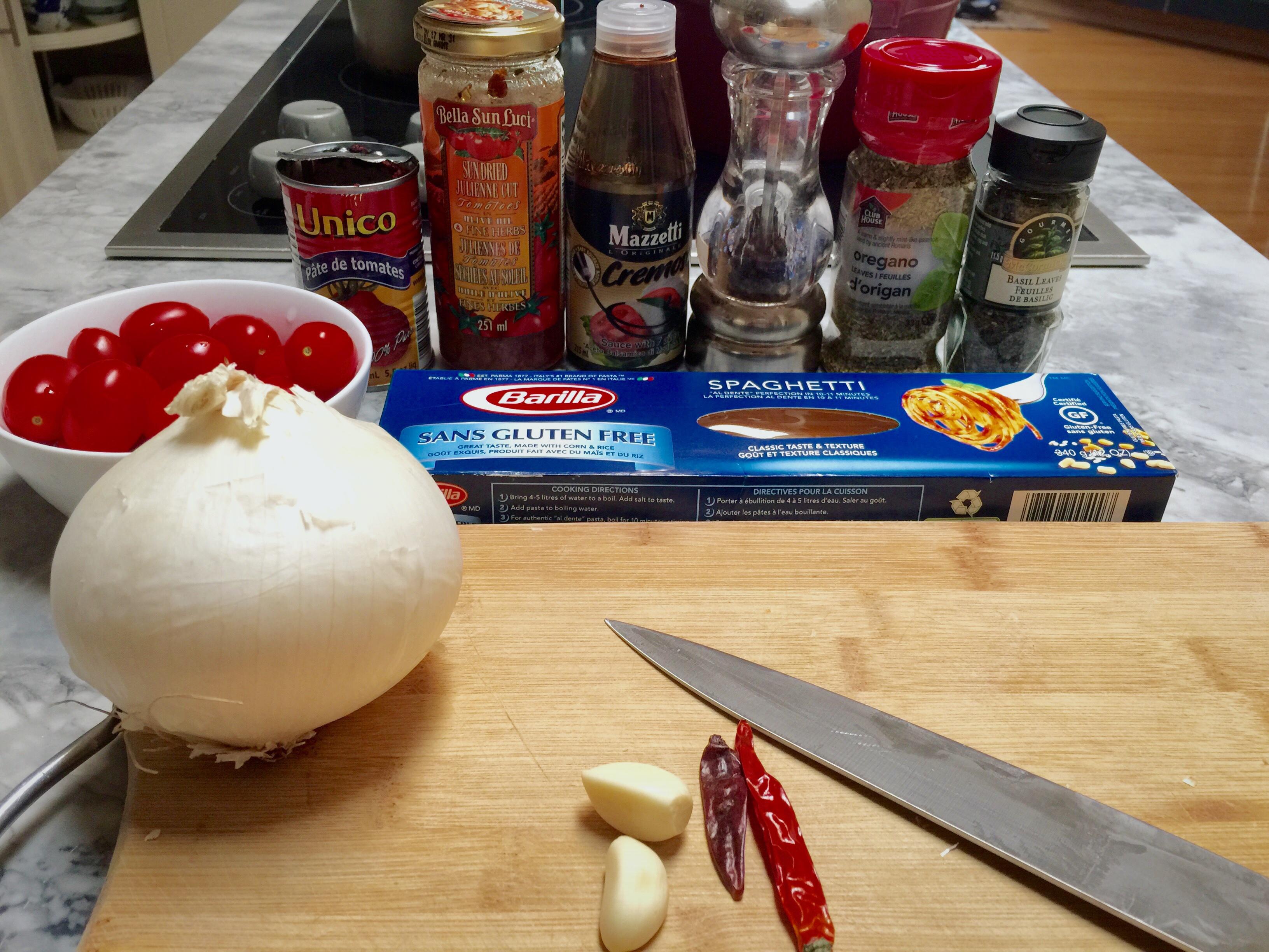 一鍋煮懶人番茄義大利面的做法 步骤1