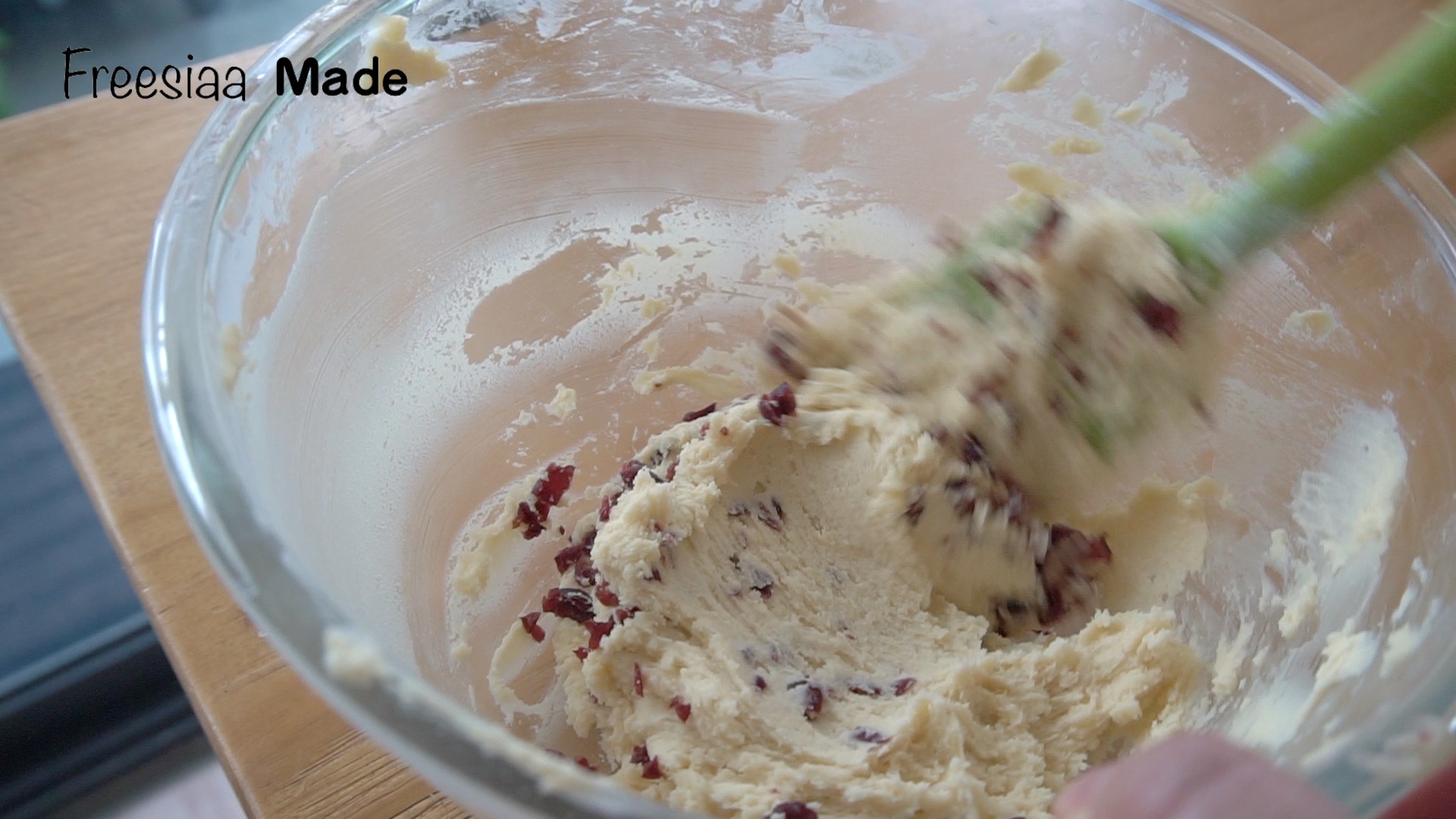 （視頻）蔓越莓 撞色餅干的做法 步骤8