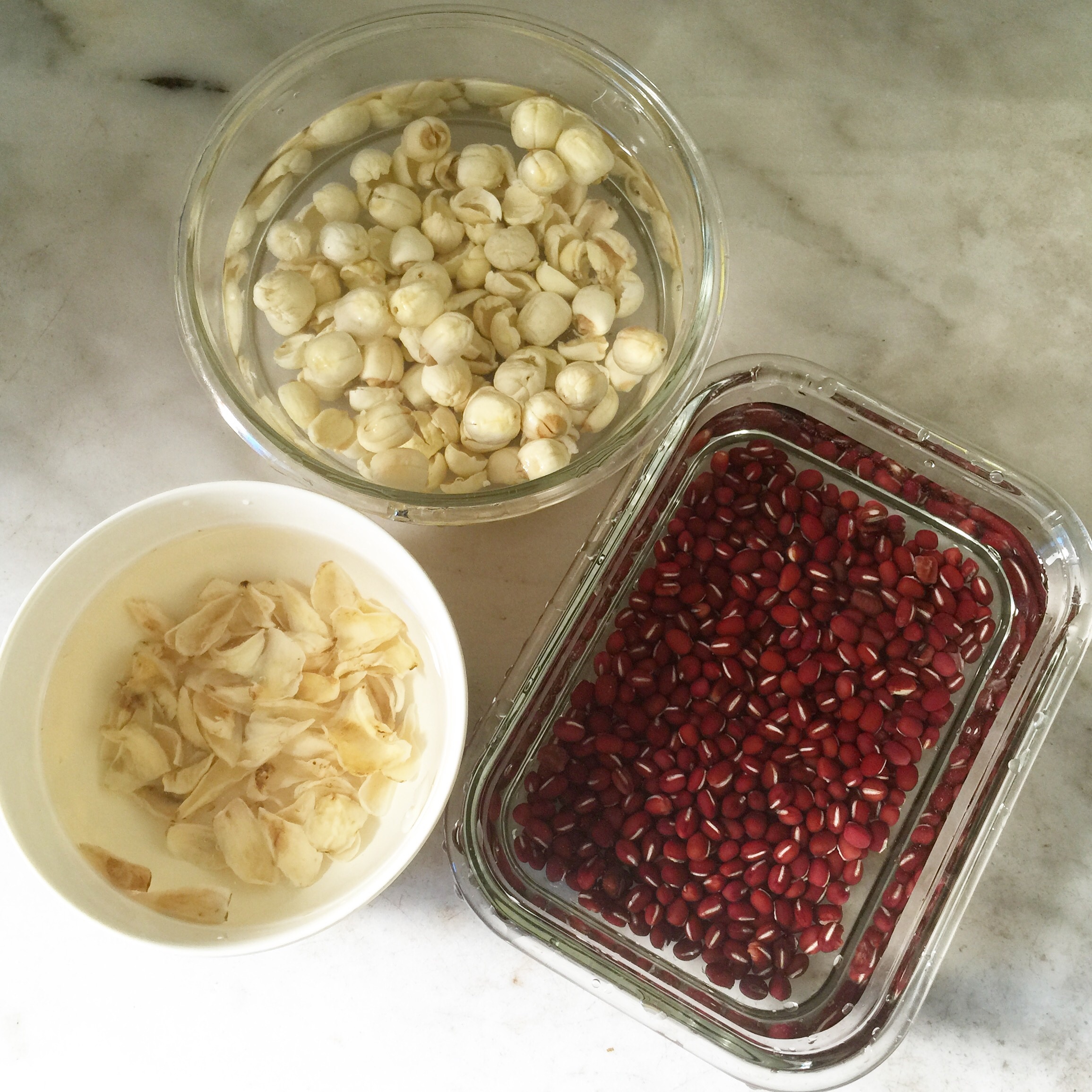 百合蓮子紅豆湯的做法 步骤1