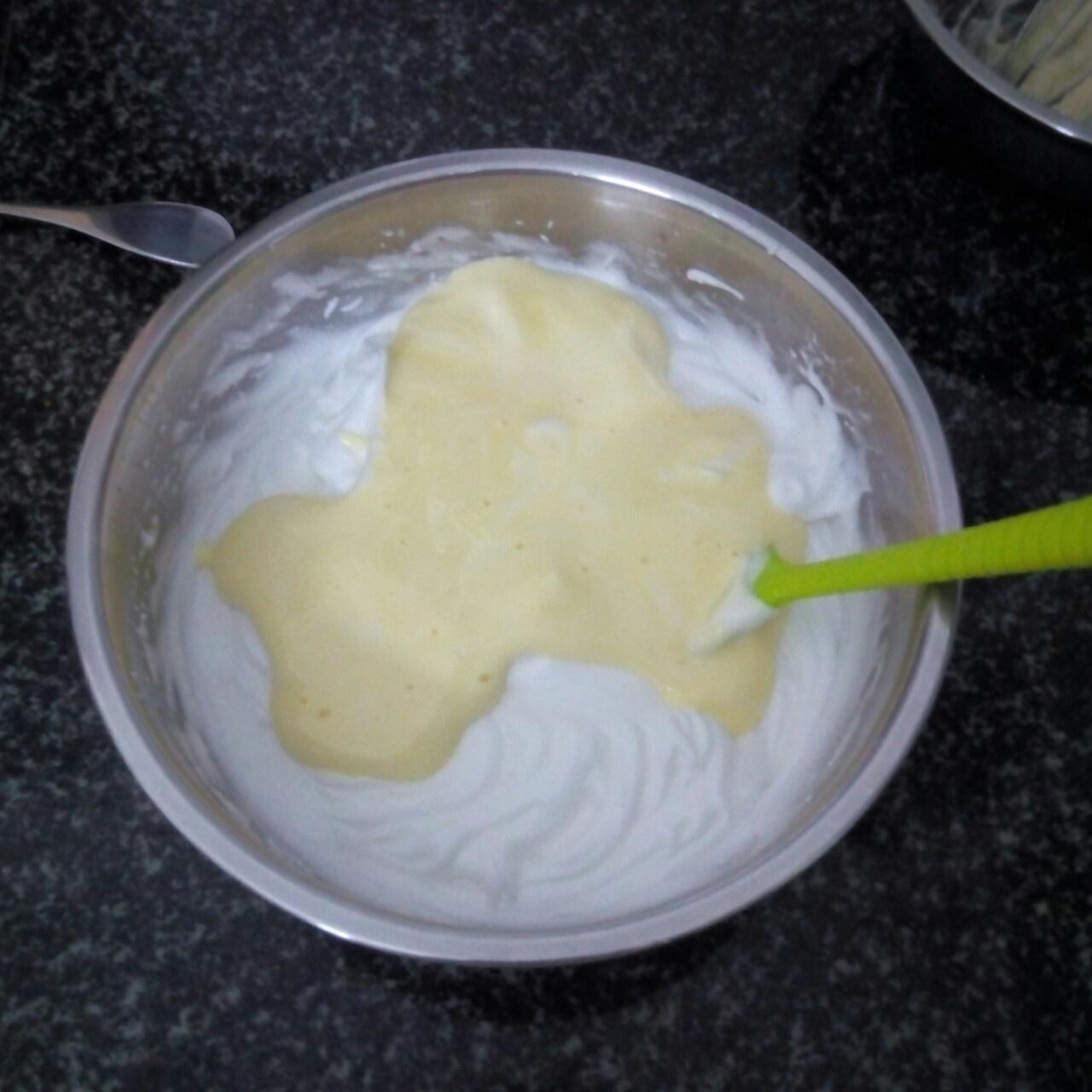 燙面分蛋海綿蛋糕的做法 步骤5